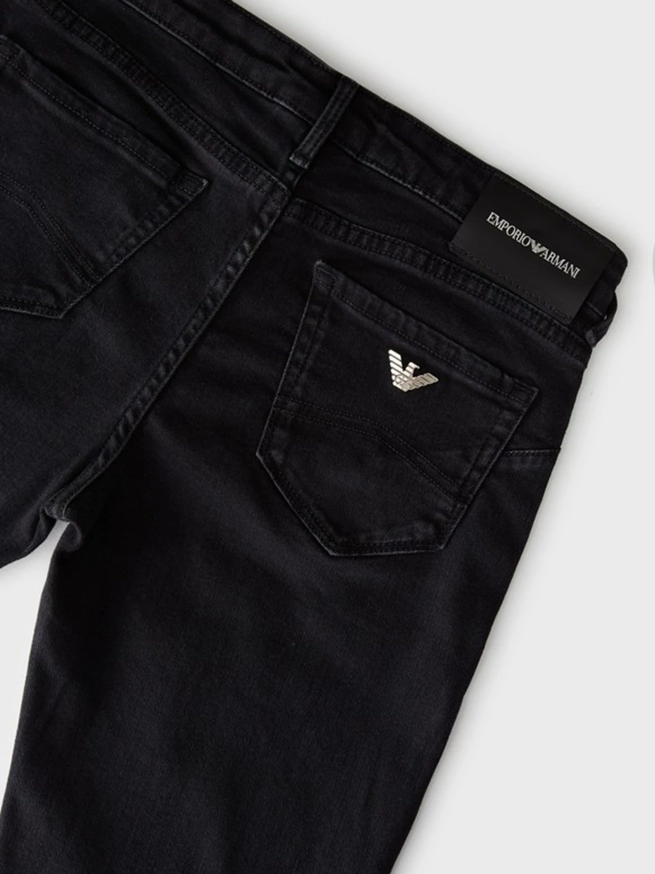 Джинси Emporio Armani J23 модель 6H2J23-2D9ZZ-0005 Джинси Emporio Armani J23 модель 6H2J23-2D9ZZ-0005 Фото
