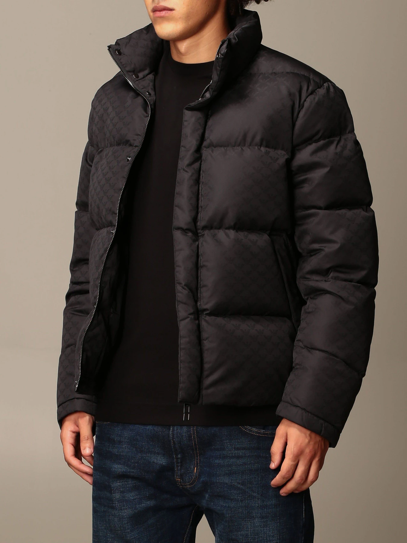 Куртки та дублянки Emporio Armani модель 8N1BN3-1NHQZ-F046 Куртки та дублянки Emporio Armani модель 8N1BN3-1NHQZ-F046 Фото