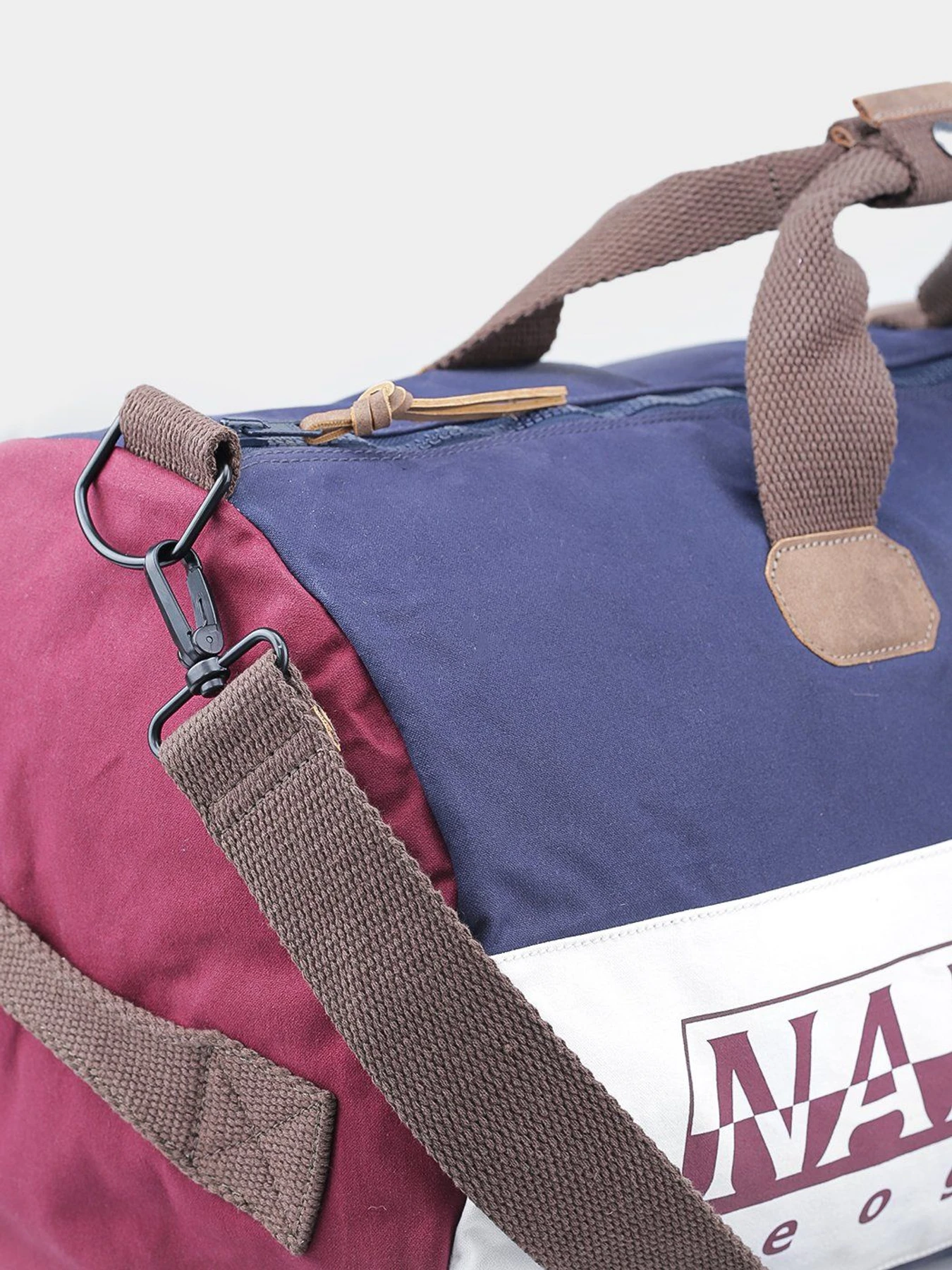 Дорожные сумки и чемоданы Napapijri Duffle Hering модель NP0A4EUD1761 Дорожные сумки и чемоданы Napapijri Duffle Hering модель NP0A4EUD1761 Фото