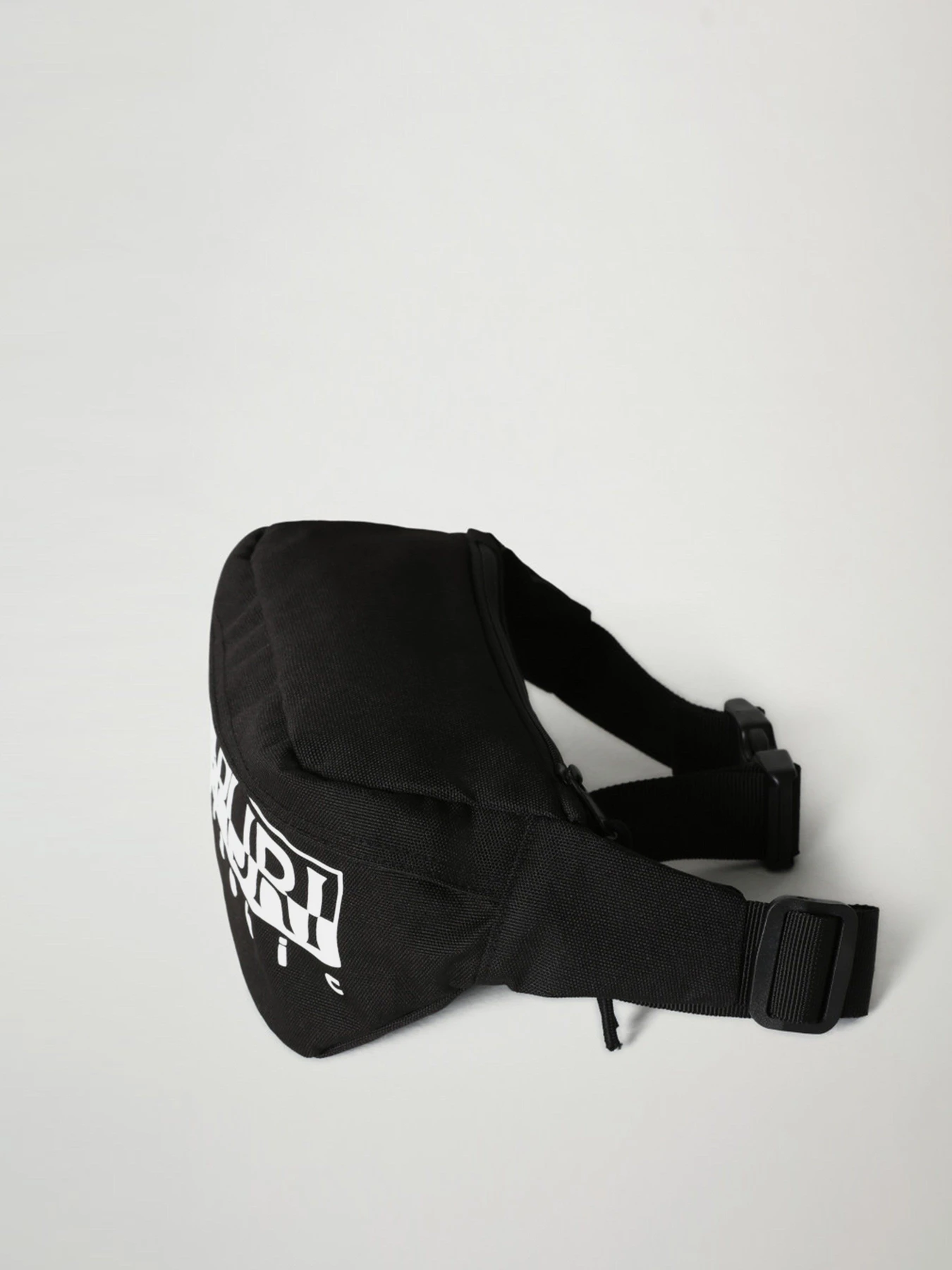 Сумки Napapijri Waistbag Happy модель NP0A4EUG0411 Сумки Napapijri Waistbag Happy модель NP0A4EUG0411 Фото