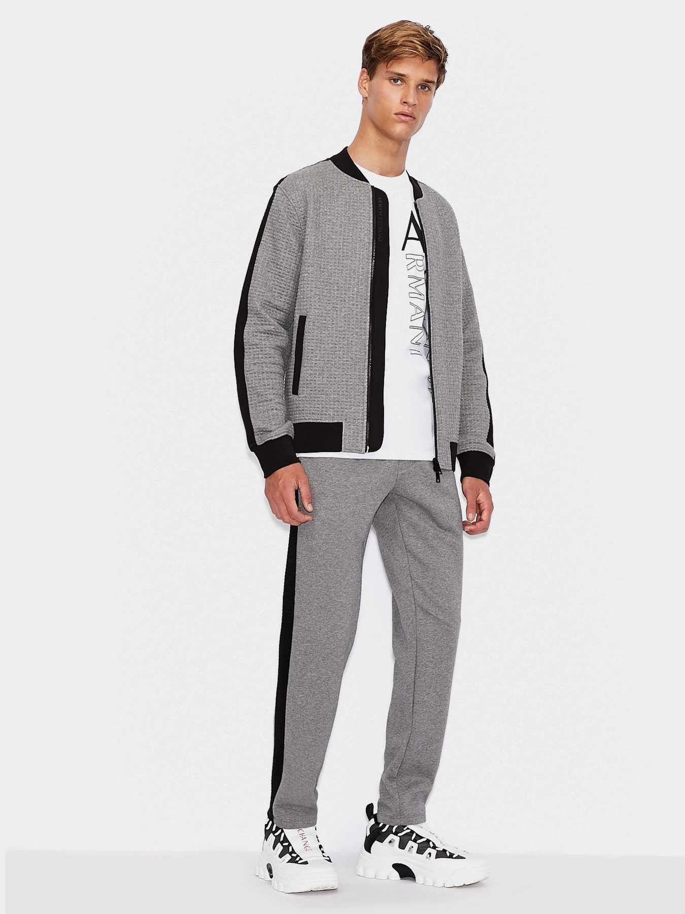 Худи и свитшоты Armani Exchange модель 6HZMAE-ZJ8DZ-5945 Худи и свитшоты Armani Exchange модель 6HZMAE-ZJ8DZ-5945 Фото