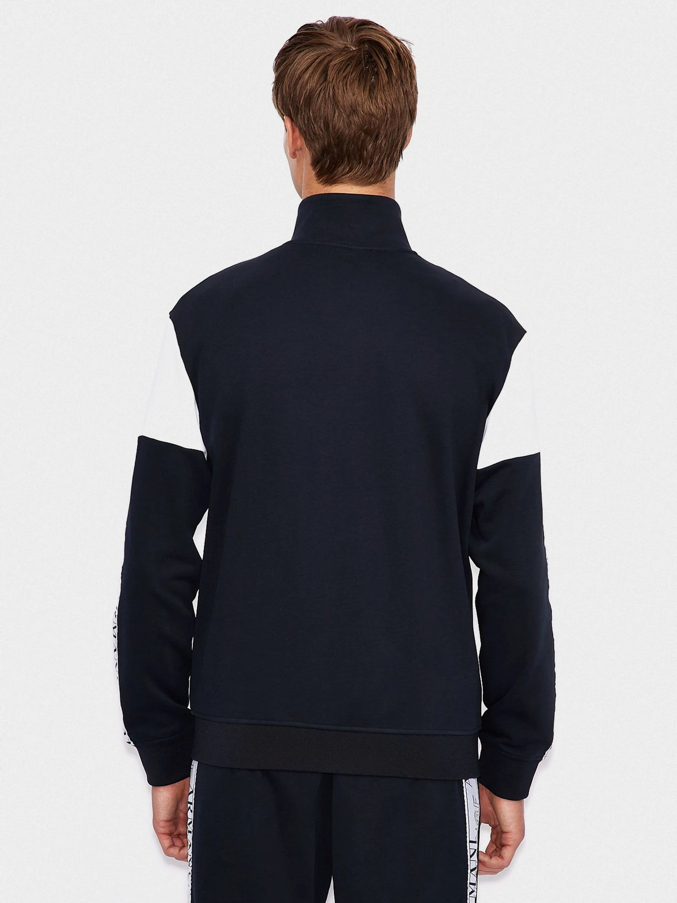 Худи и свитшоты Armani Exchange модель 6HZMFF-ZJ8CZ-2554 Худи и свитшоты Armani Exchange модель 6HZMFF-ZJ8CZ-2554 Фото