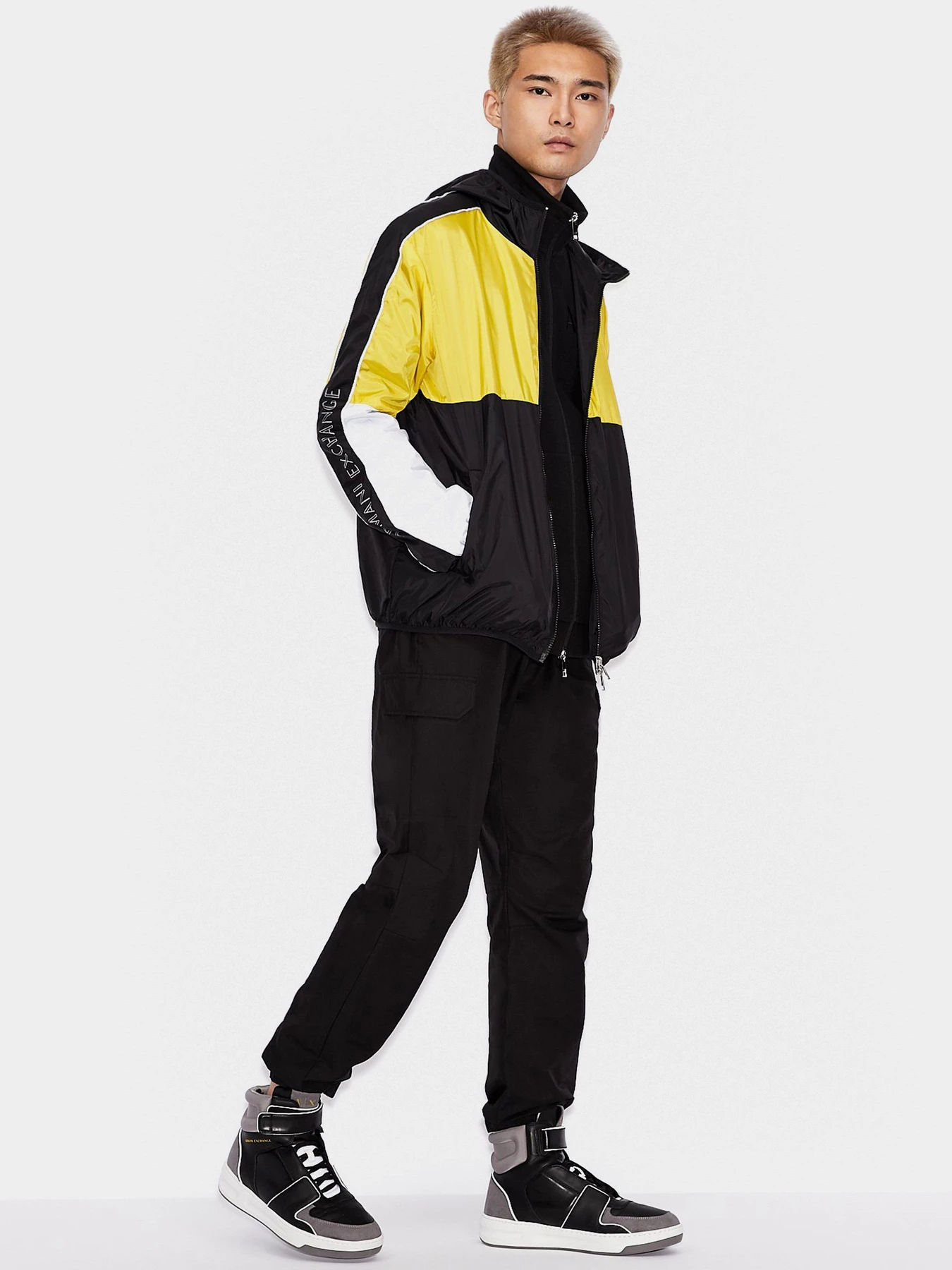 Худи и свитшоты Armani Exchange модель 6HZMFG-ZJY2Z-7241 Худи и свитшоты Armani Exchange модель 6HZMFG-ZJY2Z-7241 Фото