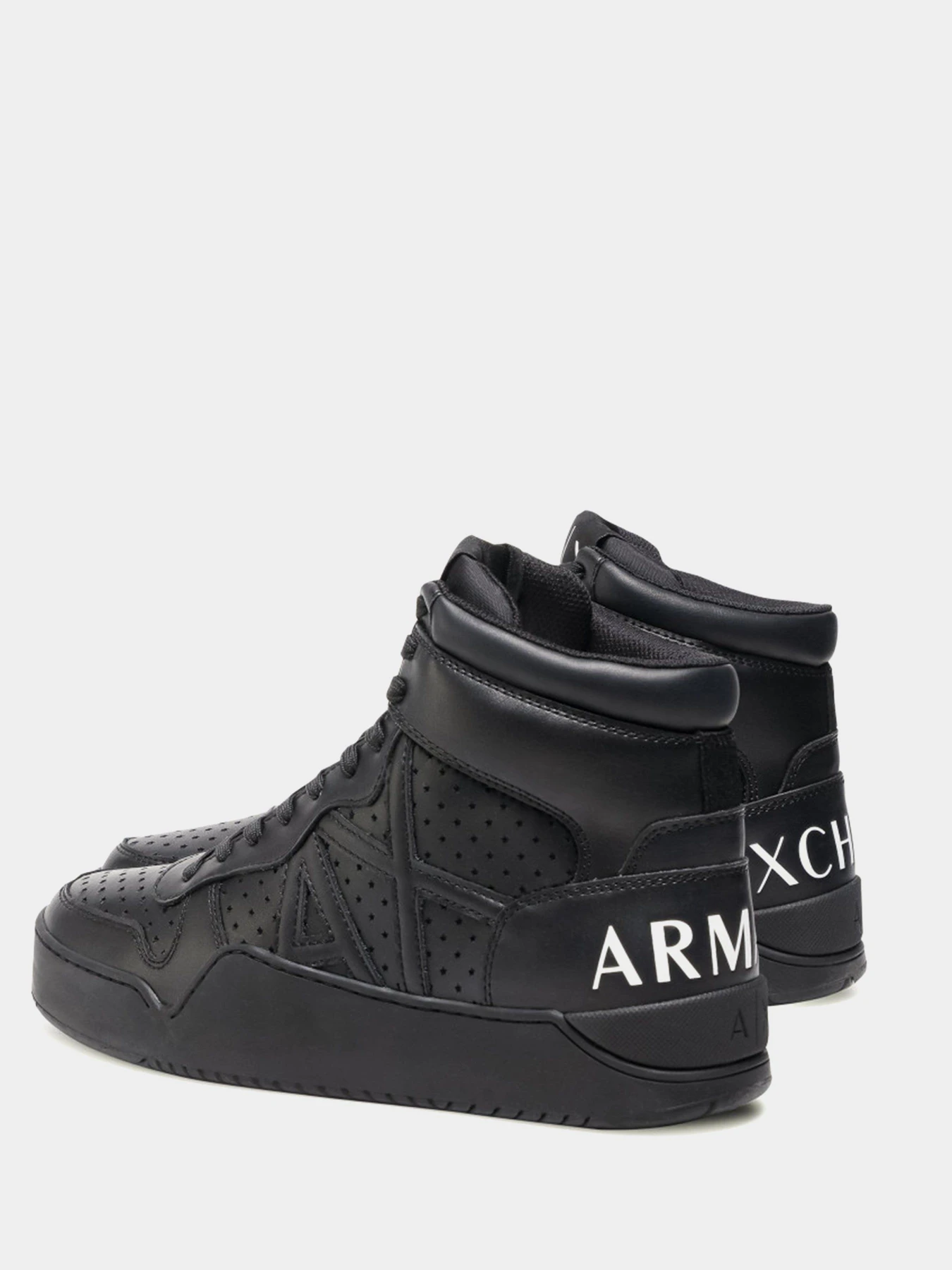 Кроссовки Armani Exchange модель XUZ003-XCC66-00002 Кроссовки Armani Exchange модель XUZ003-XCC66-00002 Фото