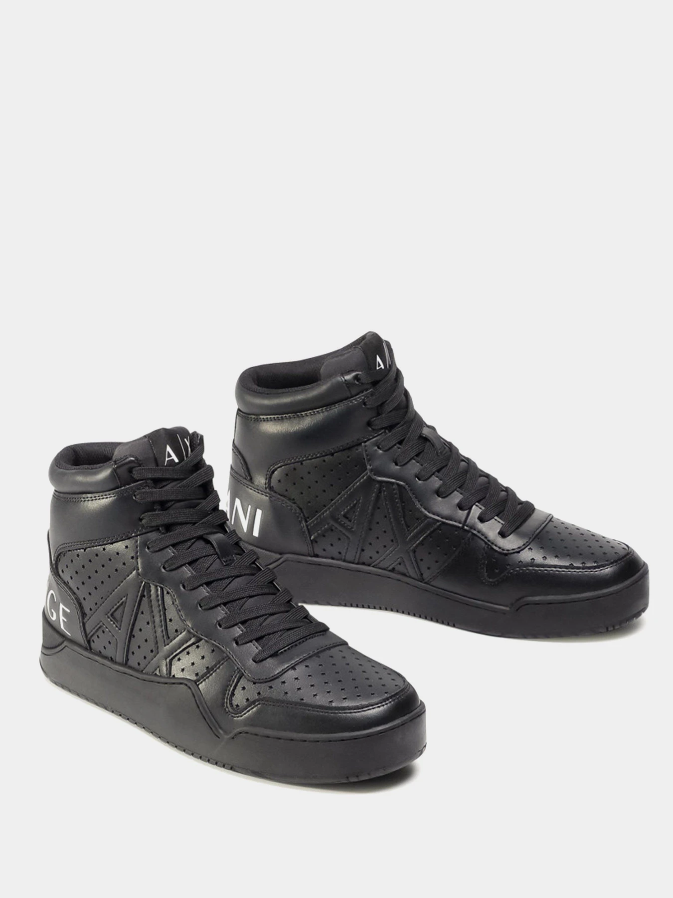 Кроссовки Armani Exchange модель XUZ003-XCC66-00002 Кроссовки Armani Exchange модель XUZ003-XCC66-00002 Фото