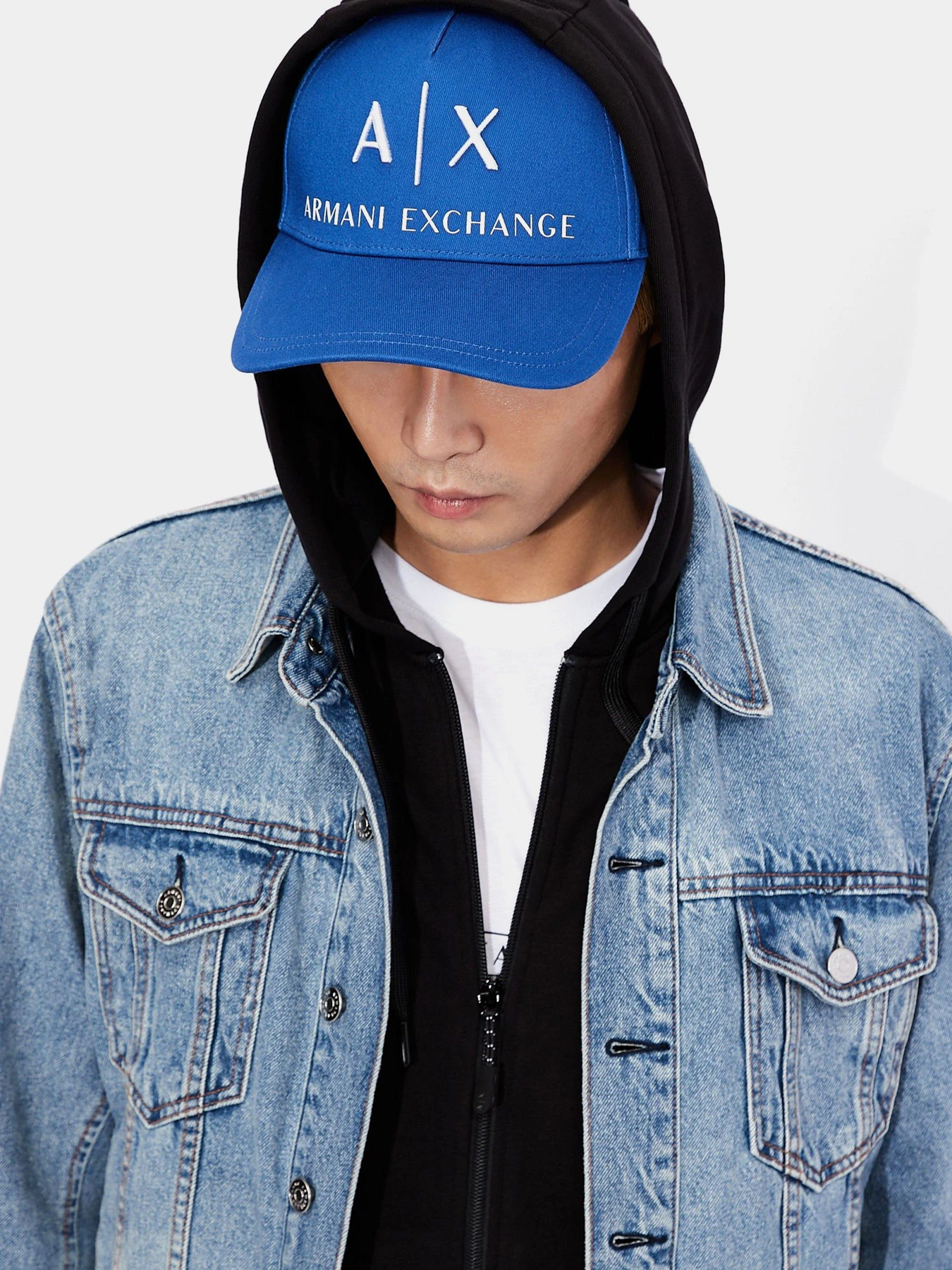 Шапки и кепки Armani Exchange модель 954039-CC513-01736 Фото