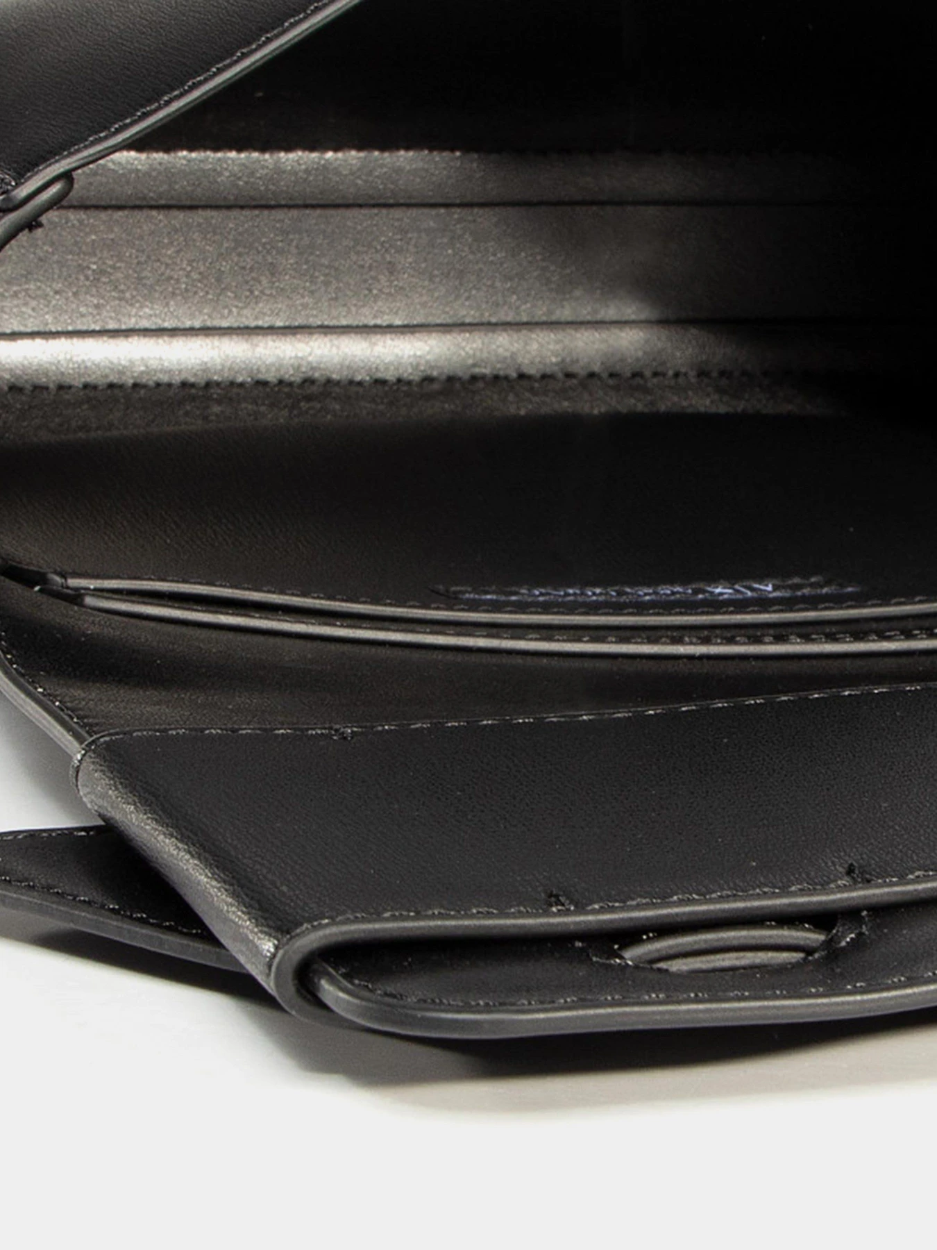 Сумки Armani Exchange модель 942692-0A874-00020 Сумки Armani Exchange модель 942692-0A874-00020 Фото