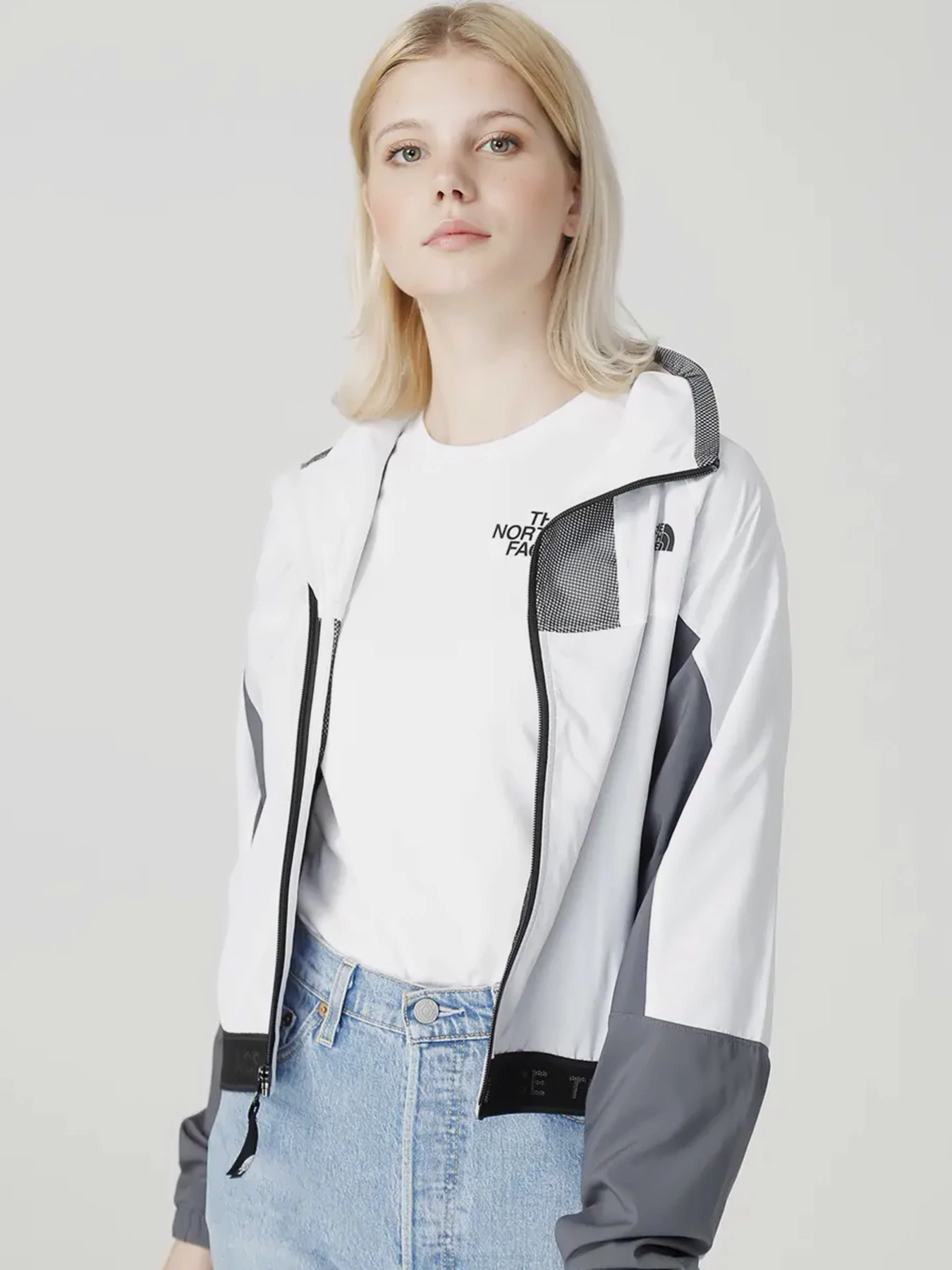 Куртки и дубленки The North Face Wind Mesh модель NF0A4SVOQL51 Фото