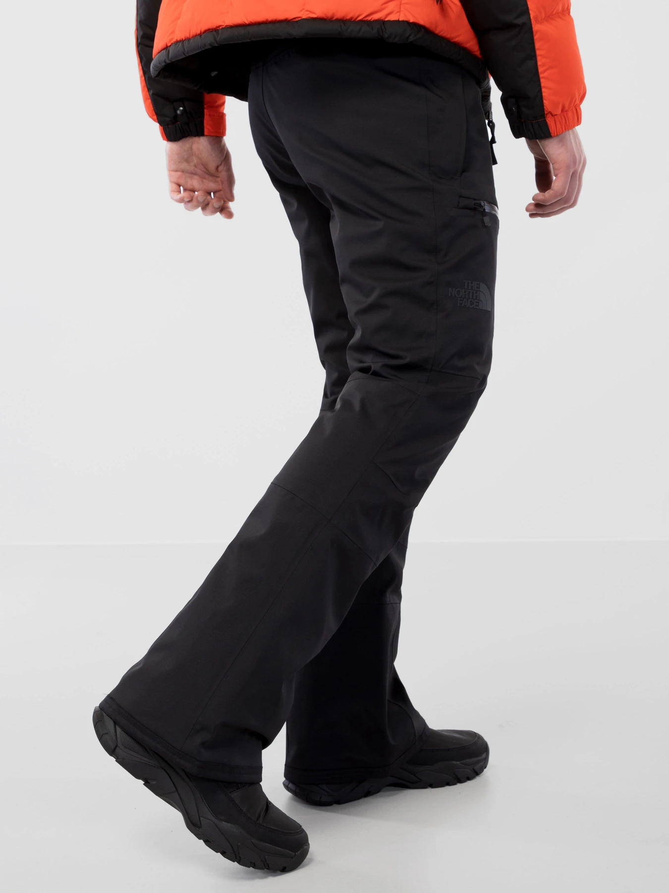 Брюки The North Face Chakal модель NF0A4QXGJK31 Фото