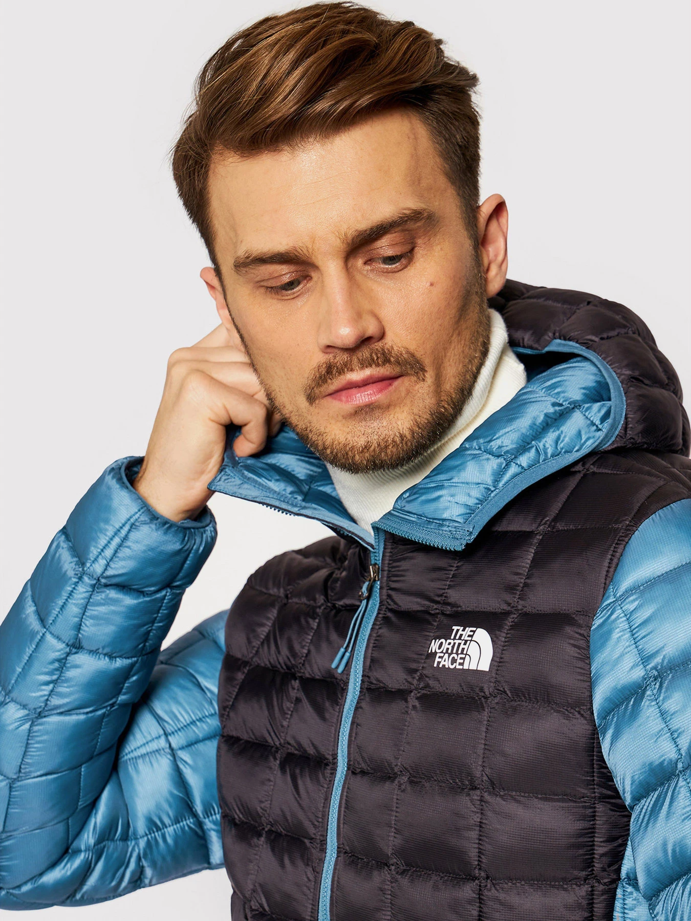 Куртки та дублянки The North Face Thermoball ™ SUPER модель NF0A48KESF71 Фото