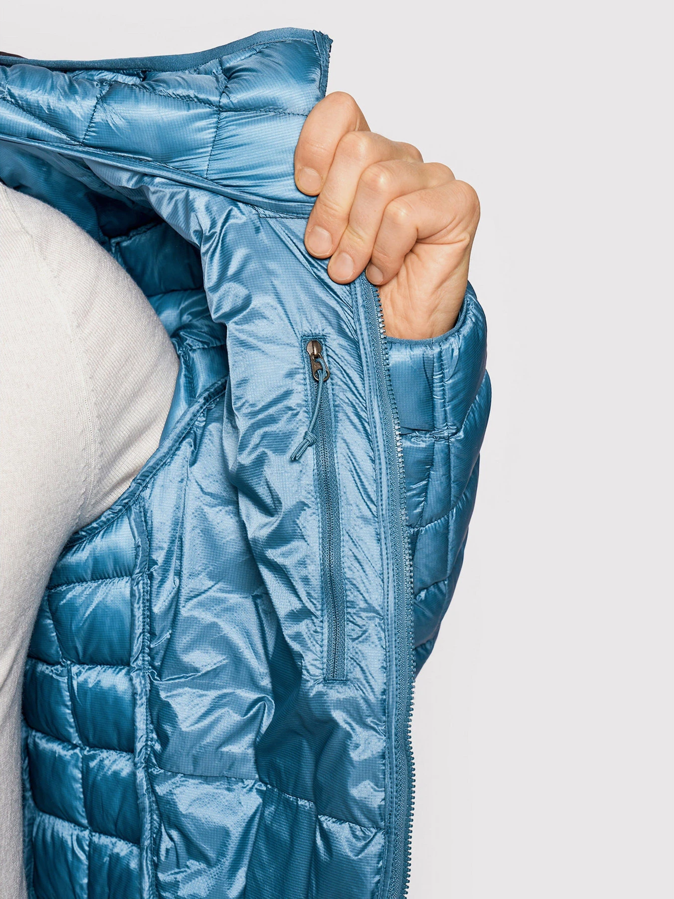 Куртки та дублянки The North Face Thermoball ™ SUPER модель NF0A48KESF71 Фото