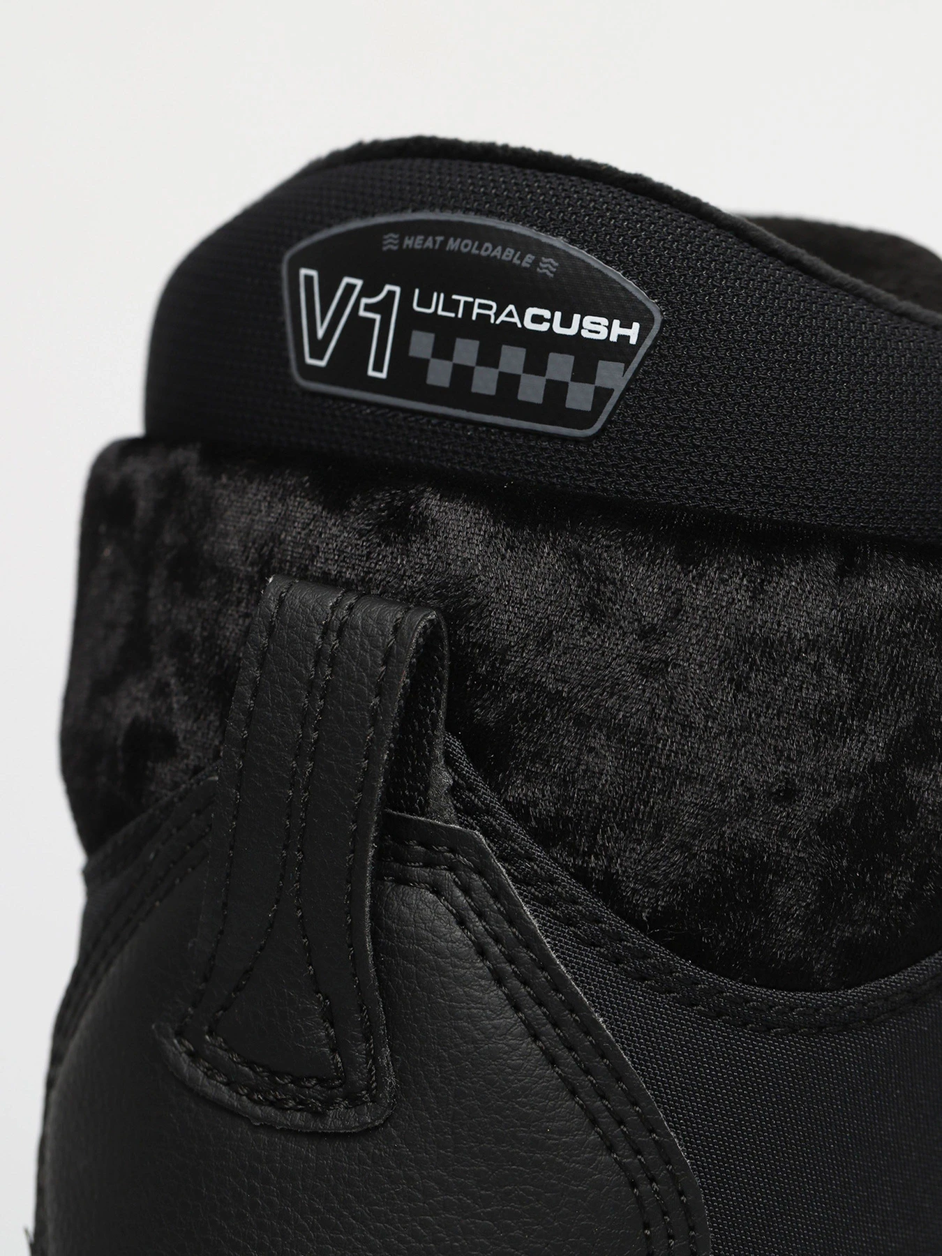 Черевики та чоботи Vans Encore Og Snowboard модель VN0A3TFP0BN1 Черевики та чоботи Vans Encore Og Snowboard модель VN0A3TFP0BN1 Фото