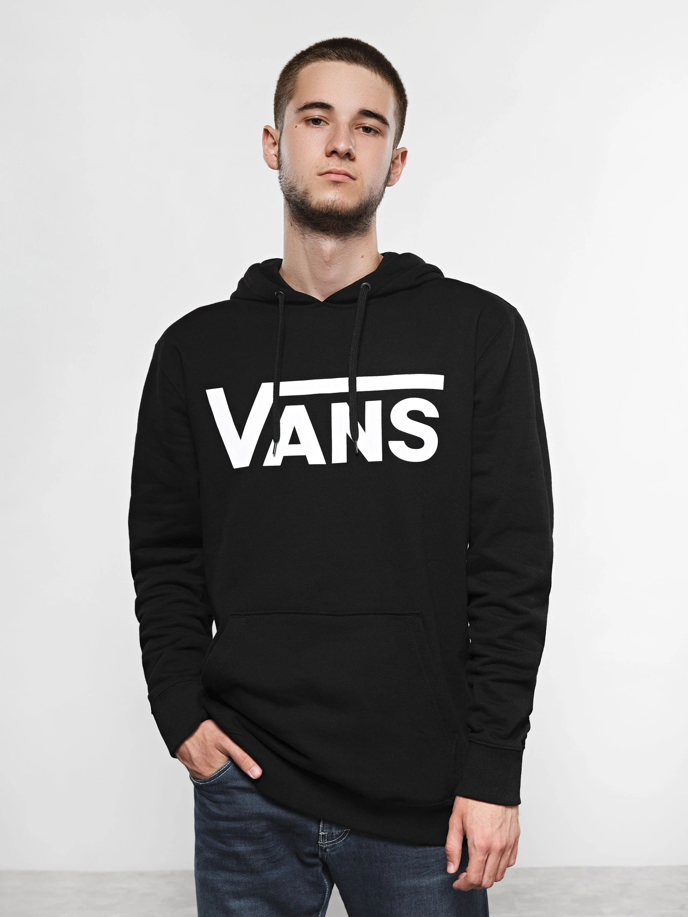 Худи и свитшоты Vans CLASSIC PO HOODIE II модель VN0A456BY281 Худи и свитшоты Vans CLASSIC PO HOODIE II модель VN0A456BY281 Фото
