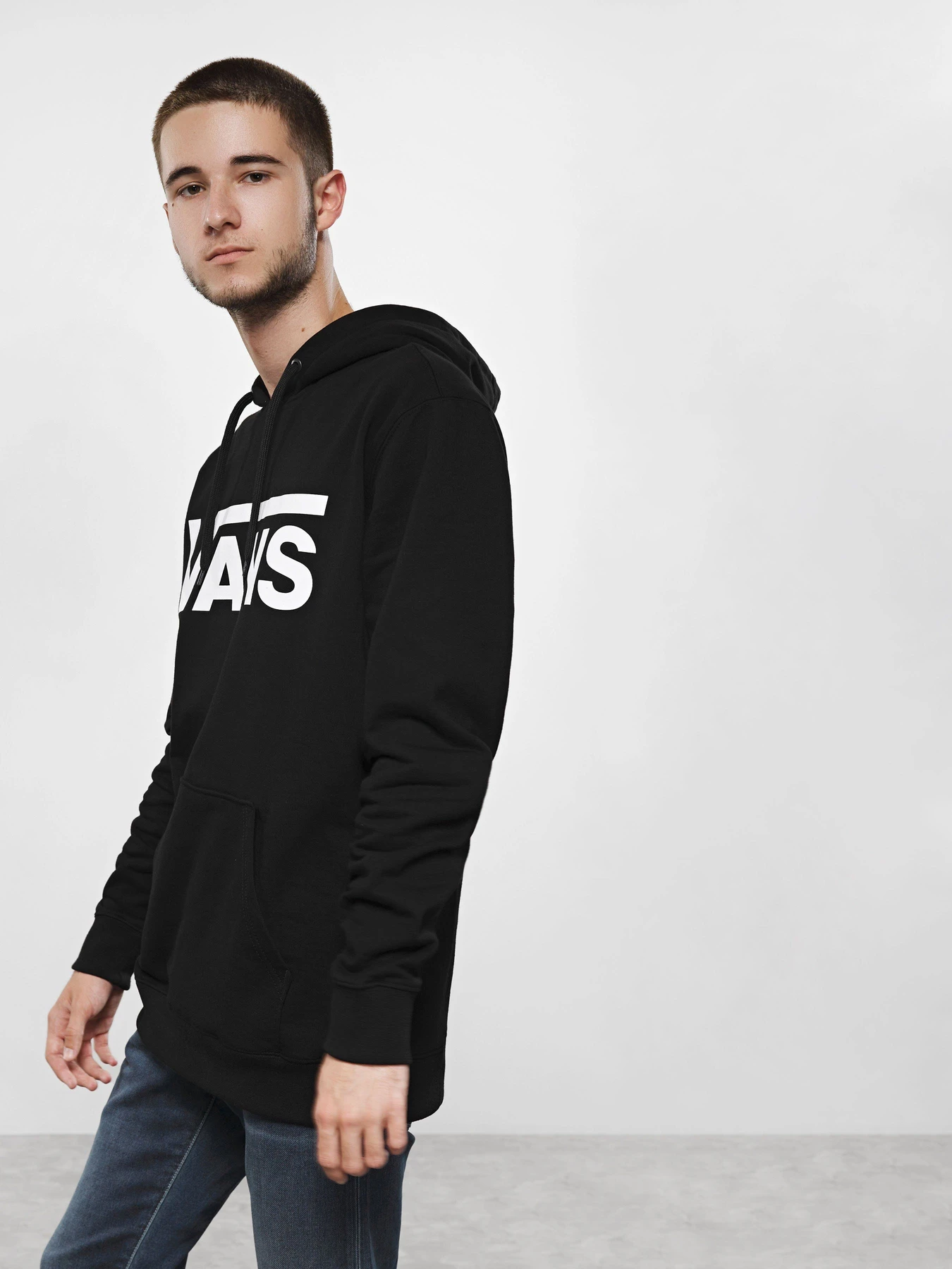 Худи и свитшоты Vans CLASSIC PO HOODIE II модель VN0A456BY281 Худи и свитшоты Vans CLASSIC PO HOODIE II модель VN0A456BY281 Фото