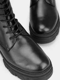 Ботинки и сапоги Marco Tozzi модель 2-2-26229-29 001 BLACK Фото
