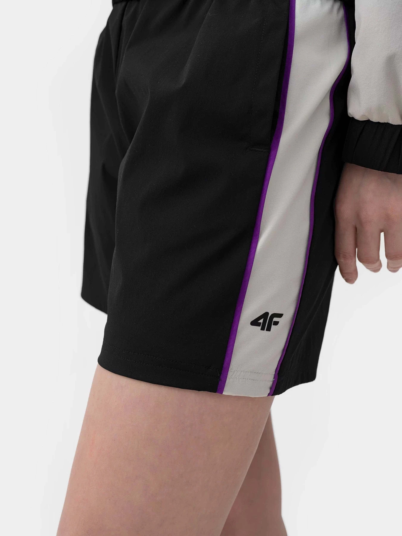 Шорты 4F Shorts Cas F202 модель 4FSS23TSHOF202-20S Шорты 4F Shorts Cas F202 модель 4FSS23TSHOF202-20S Фото