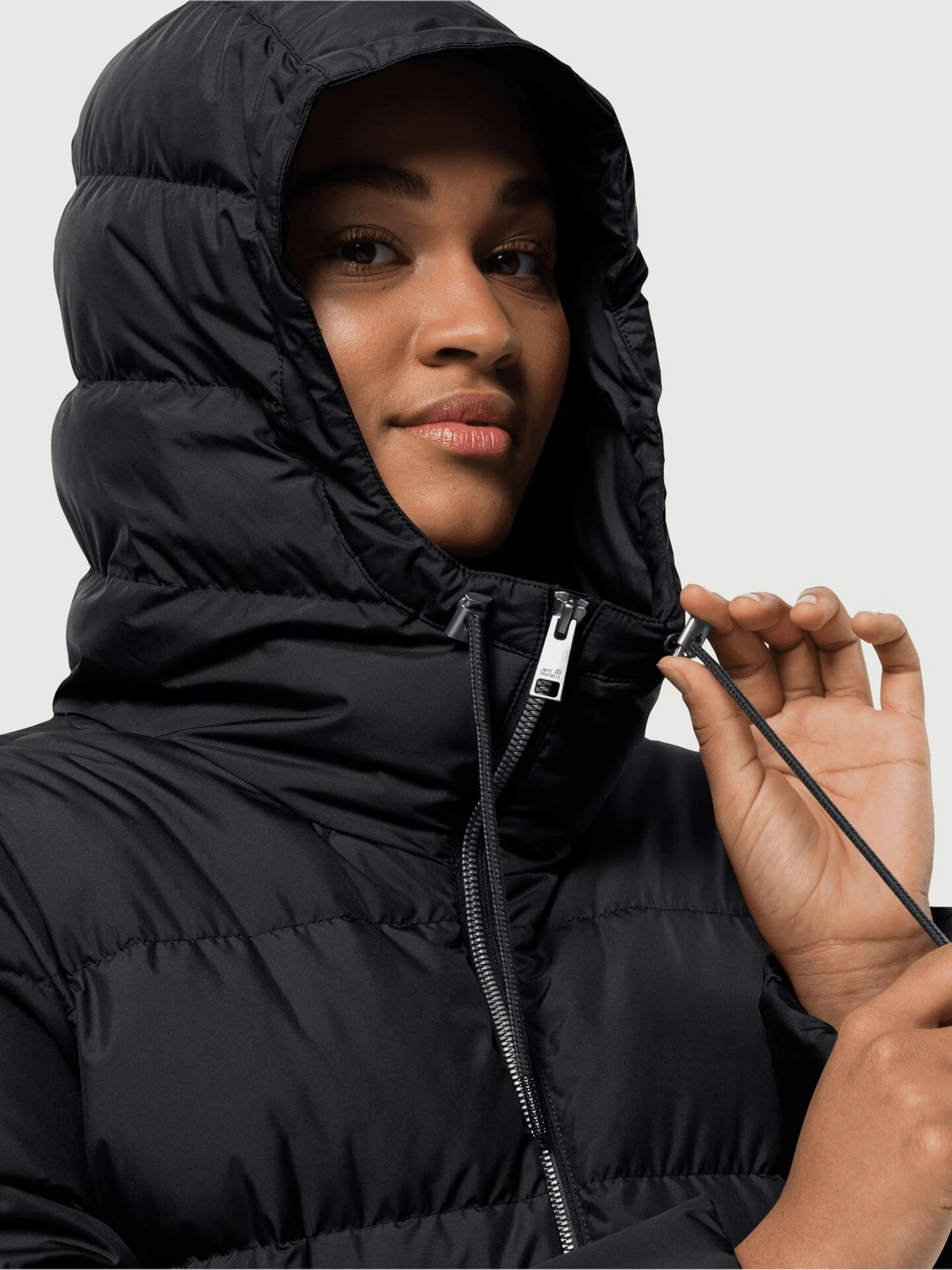 Пальто и плащи Jack Wolfskin модель 1204132_6000_002 Пальто и плащи Jack Wolfskin модель 1204132_6000_002 Фото