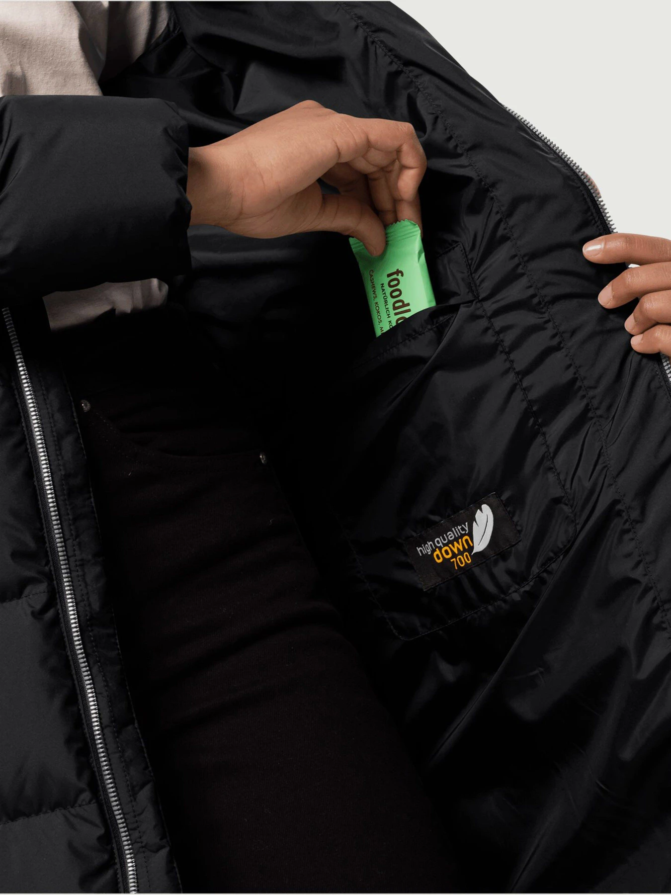 Пальто и плащи Jack Wolfskin модель 1204132_6000_002 Пальто и плащи Jack Wolfskin модель 1204132_6000_002 Фото