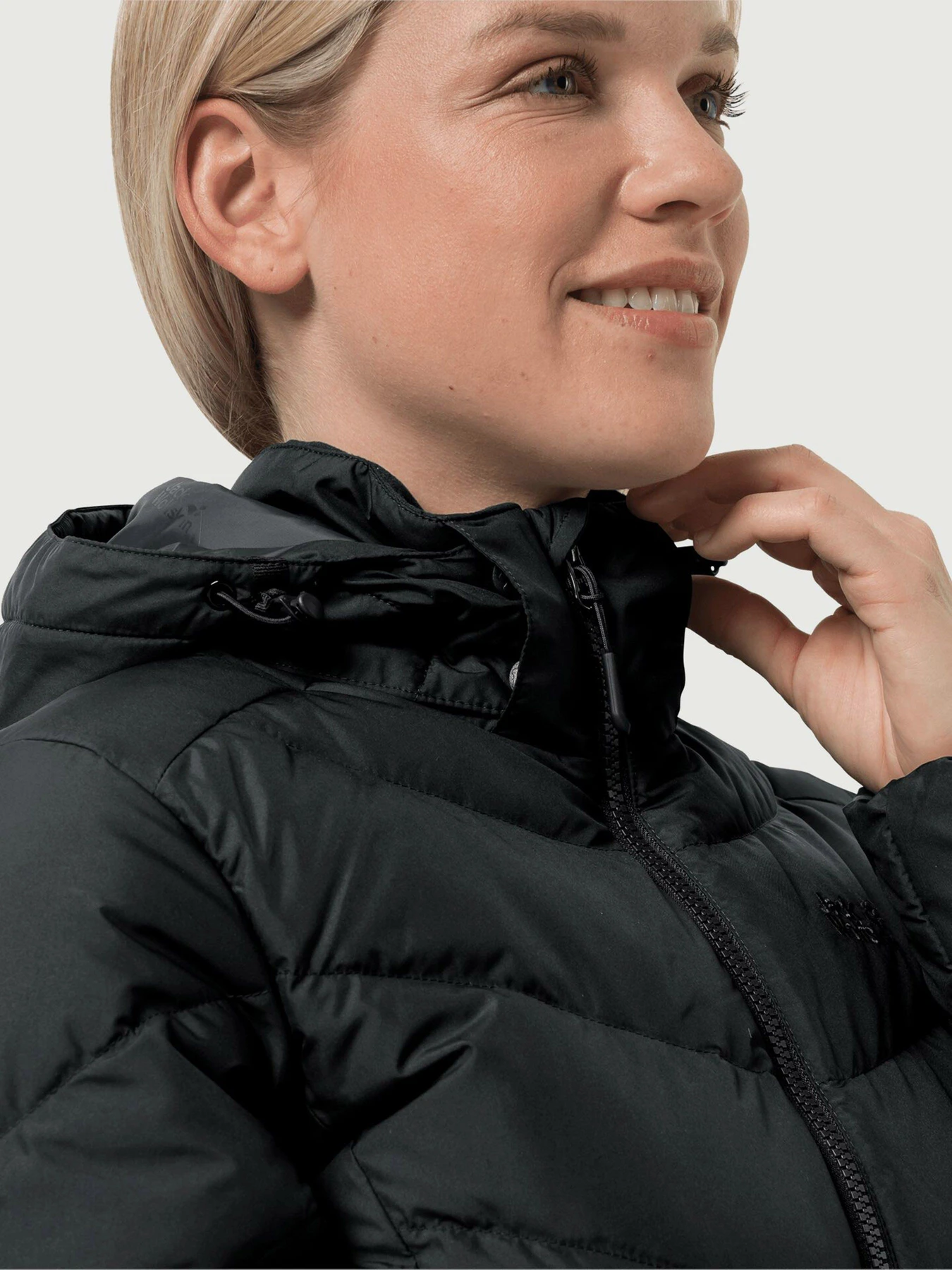 Пальто и плащи Jack Wolfskin модель 1202081_6000_005 Пальто и плащи Jack Wolfskin модель 1202081_6000_005 Фото