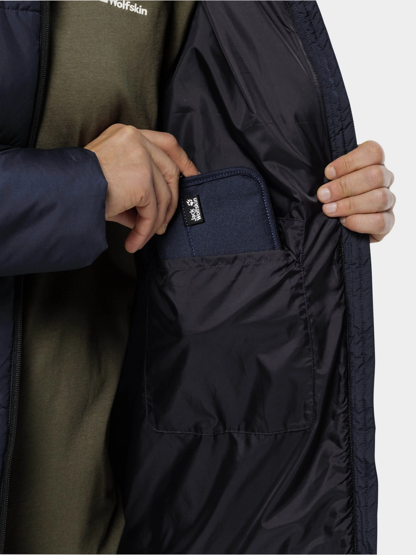 Куртки и дубленки Jack Wolfskin Deutzer модель 1207451_1010 Куртки и дубленки Jack Wolfskin Deutzer модель 1207451_1010 Фото