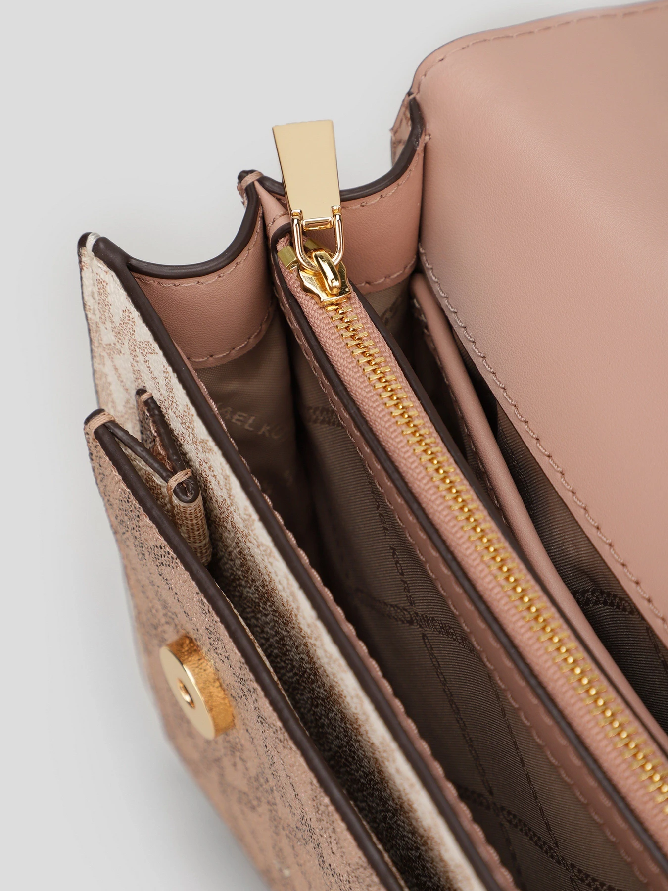 Сумки Michael Kors модель 30H1GJ4L9V_641 Сумки Michael Kors модель 30H1GJ4L9V_641 Фото