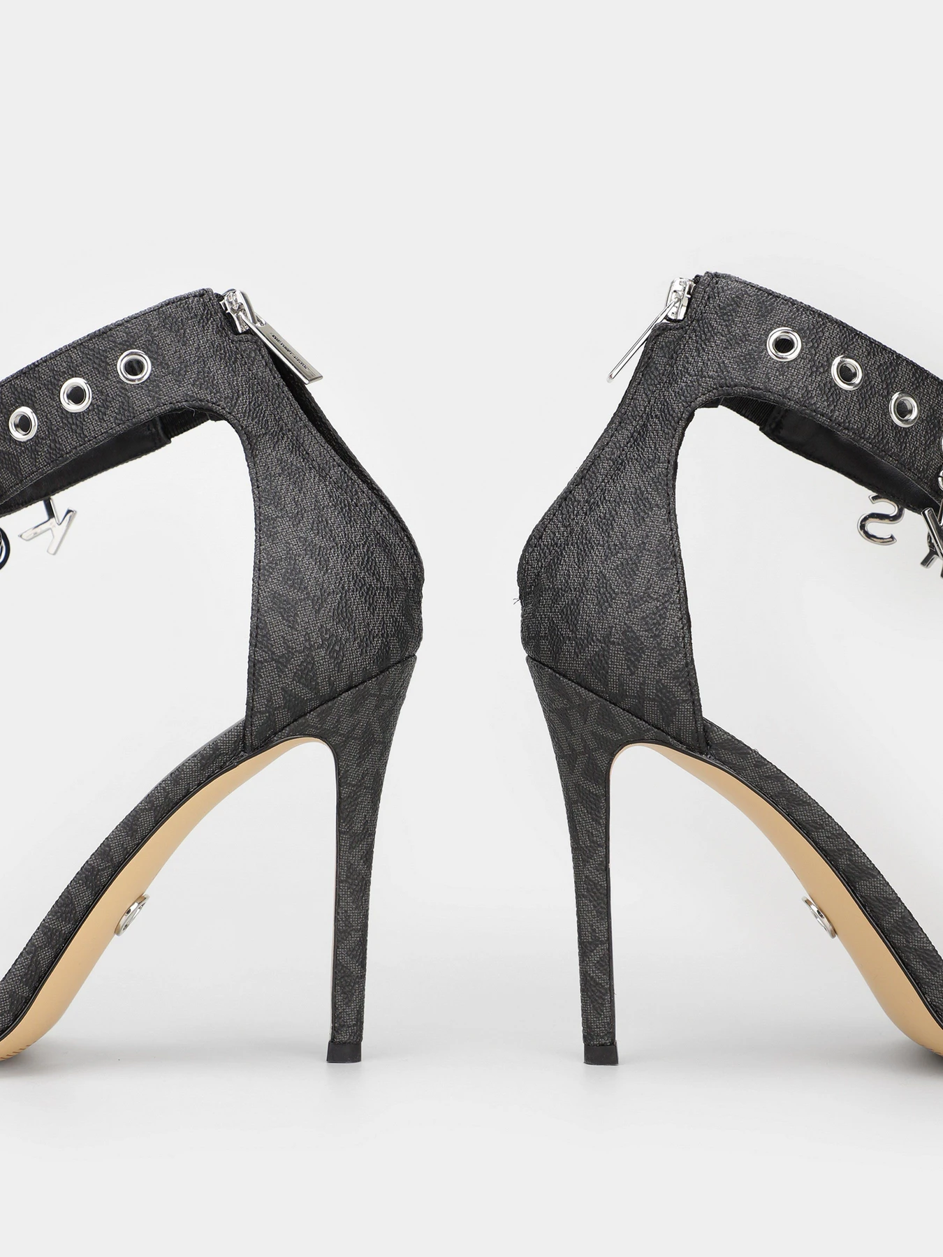 Босоножки Michael Kors Kelli модель 40R2KLHA1B_001 Босоножки Michael Kors Kelli модель 40R2KLHA1B_001 Фото