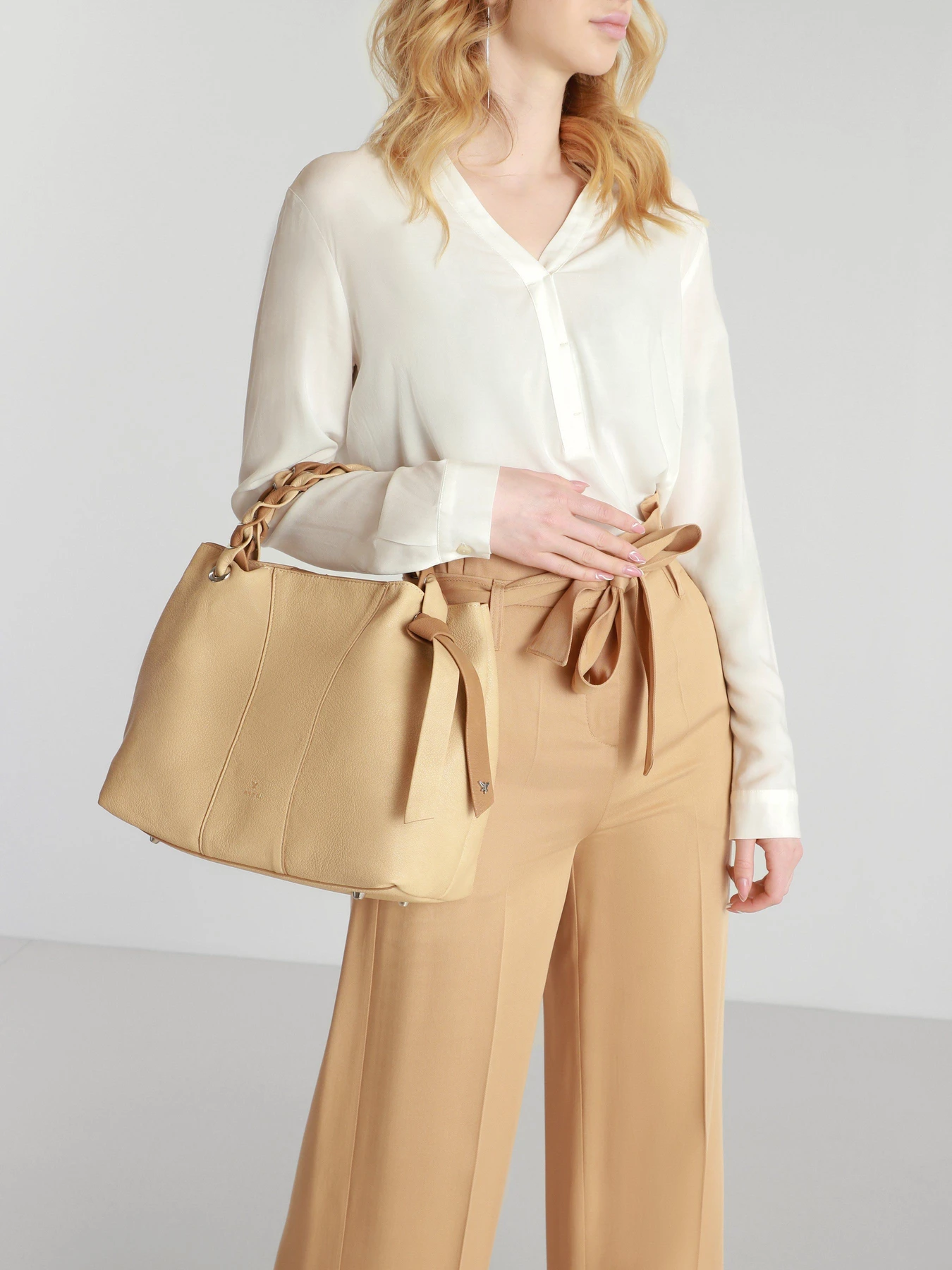 Сумки PepeMoll модель 28131 sand/taupe Сумки PepeMoll модель 28131 sand/taupe Фото