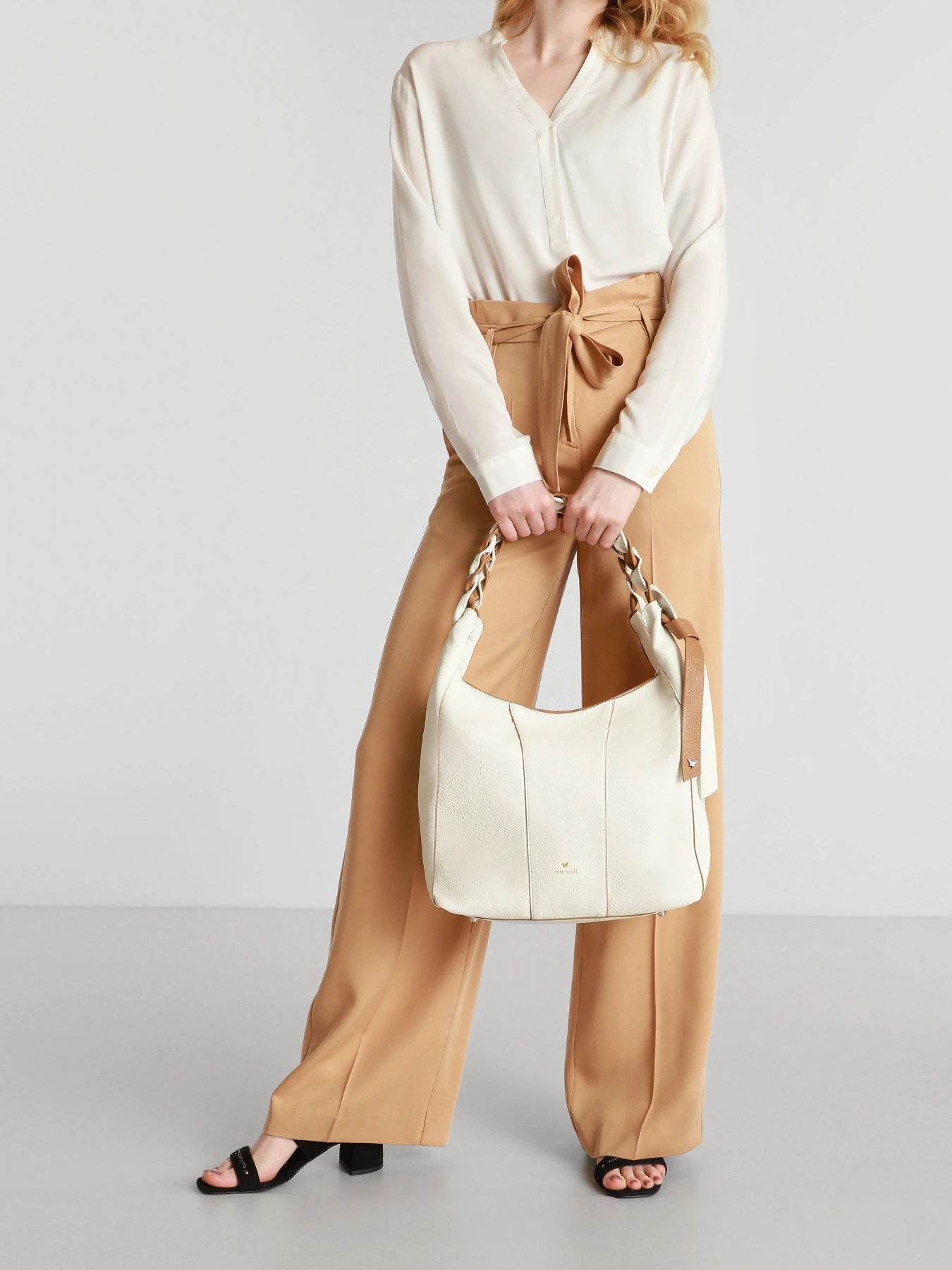 Сумки PepeMoll модель 28132 blanco/taupe Сумки PepeMoll модель 28132 blanco/taupe Фото