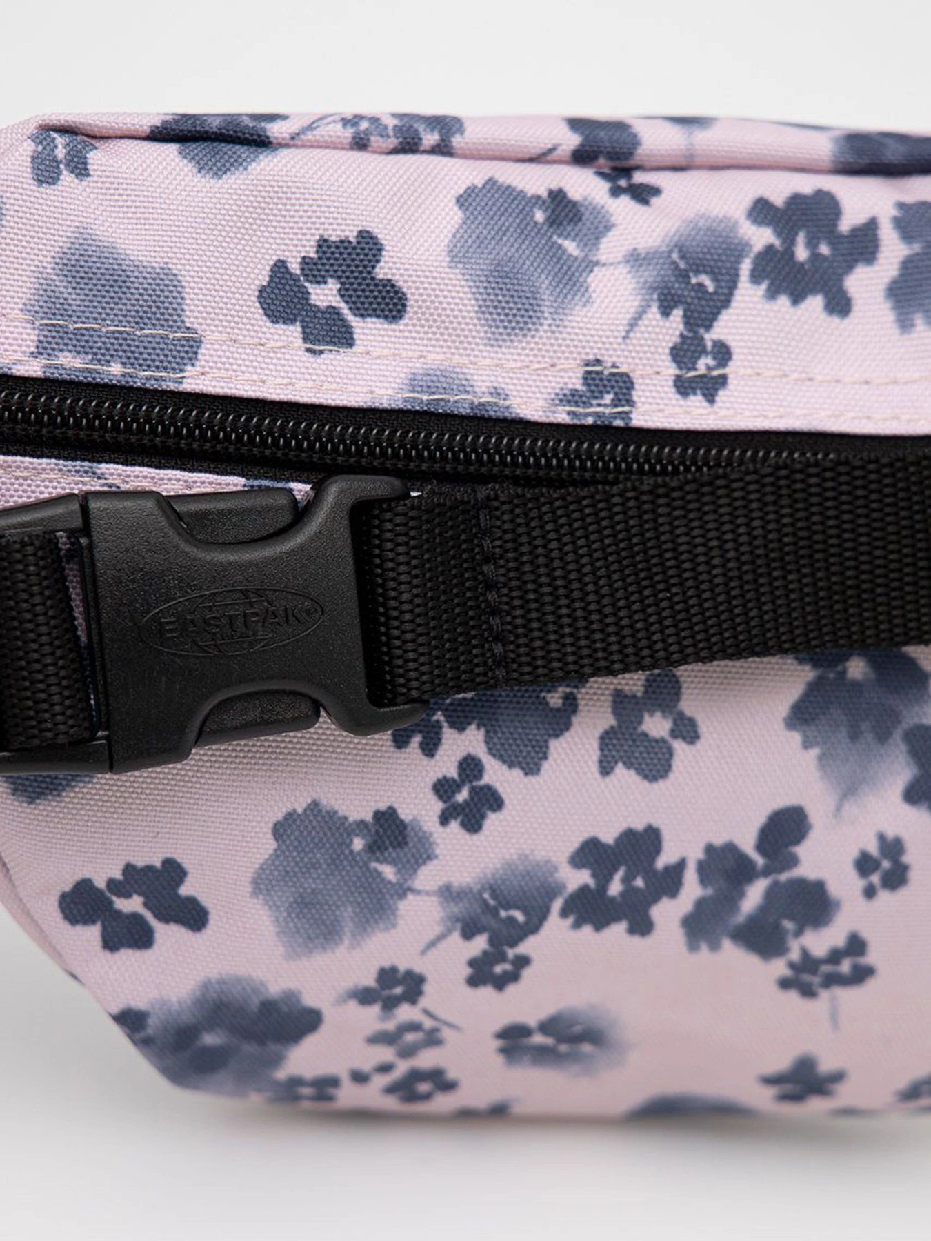 Сумки EastPak модель EK000074O091 Сумки EastPak модель EK000074O091 Фото