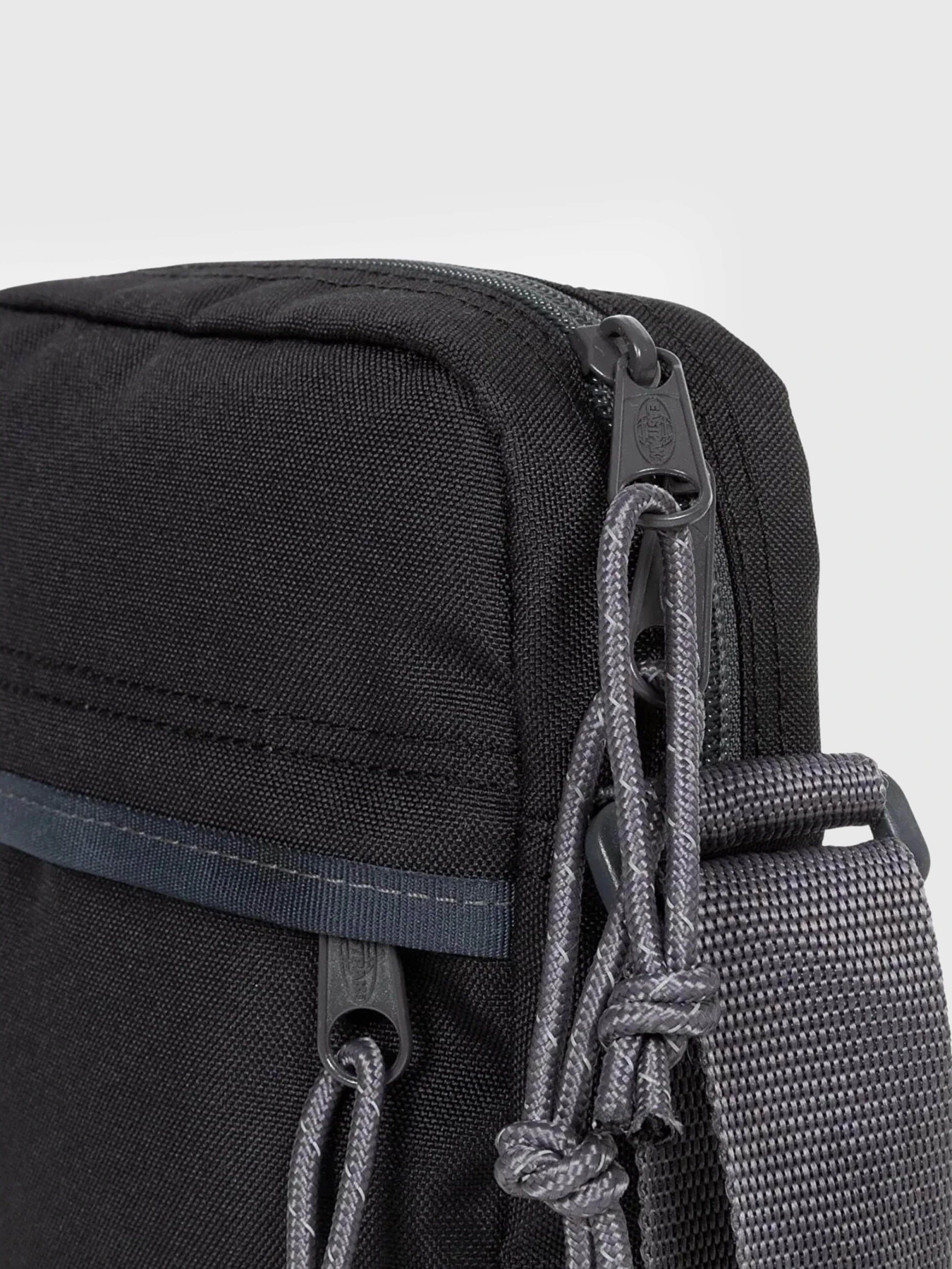 Сумки EastPak модель EK0000451E31 Сумки EastPak модель EK0000451E31 Фото
