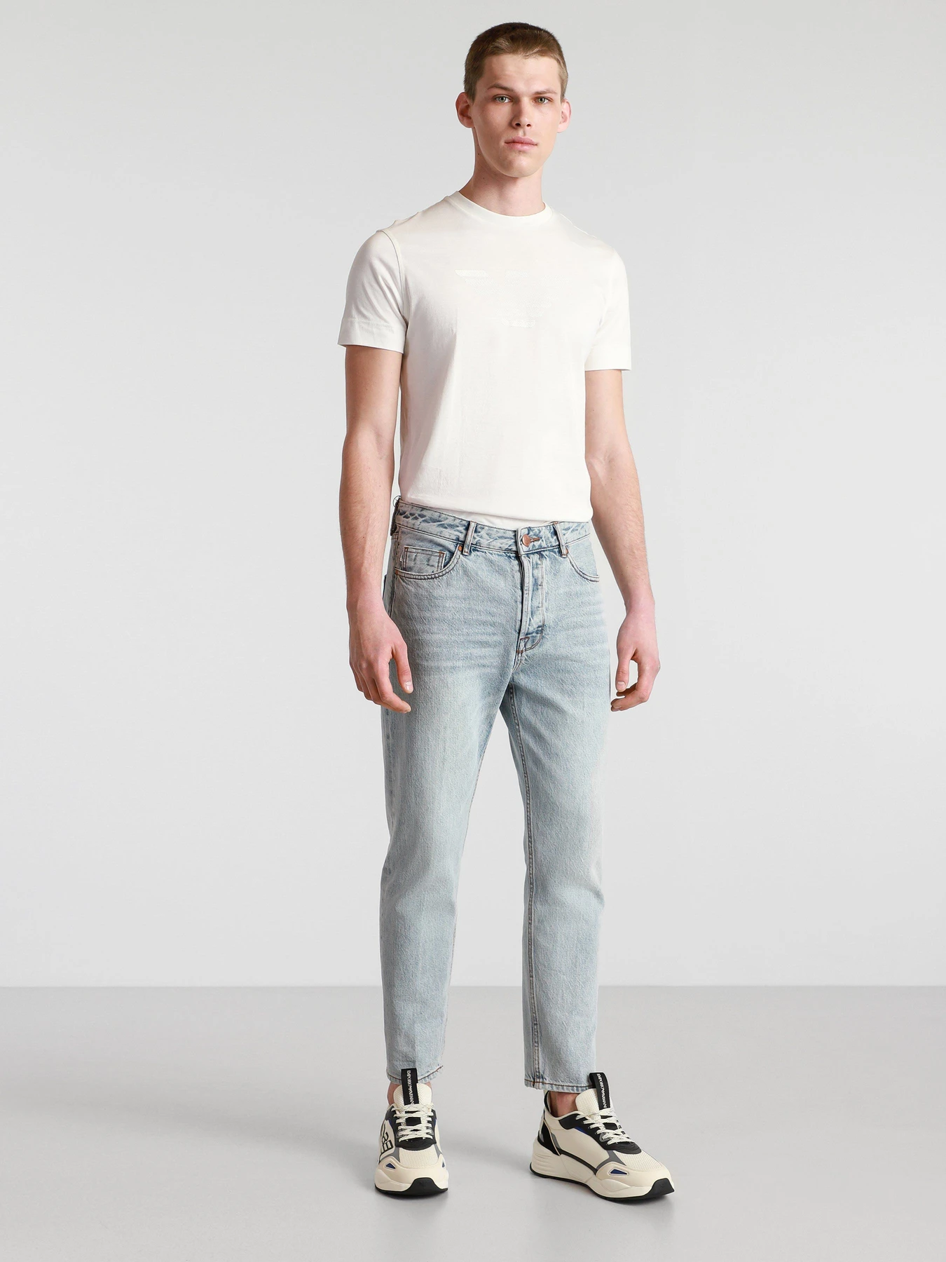 Джинсы Emporio Armani Straight модель 3K1J77-1DLJZ-0943 Джинсы Emporio Armani Straight модель 3K1J77-1DLJZ-0943 Фото