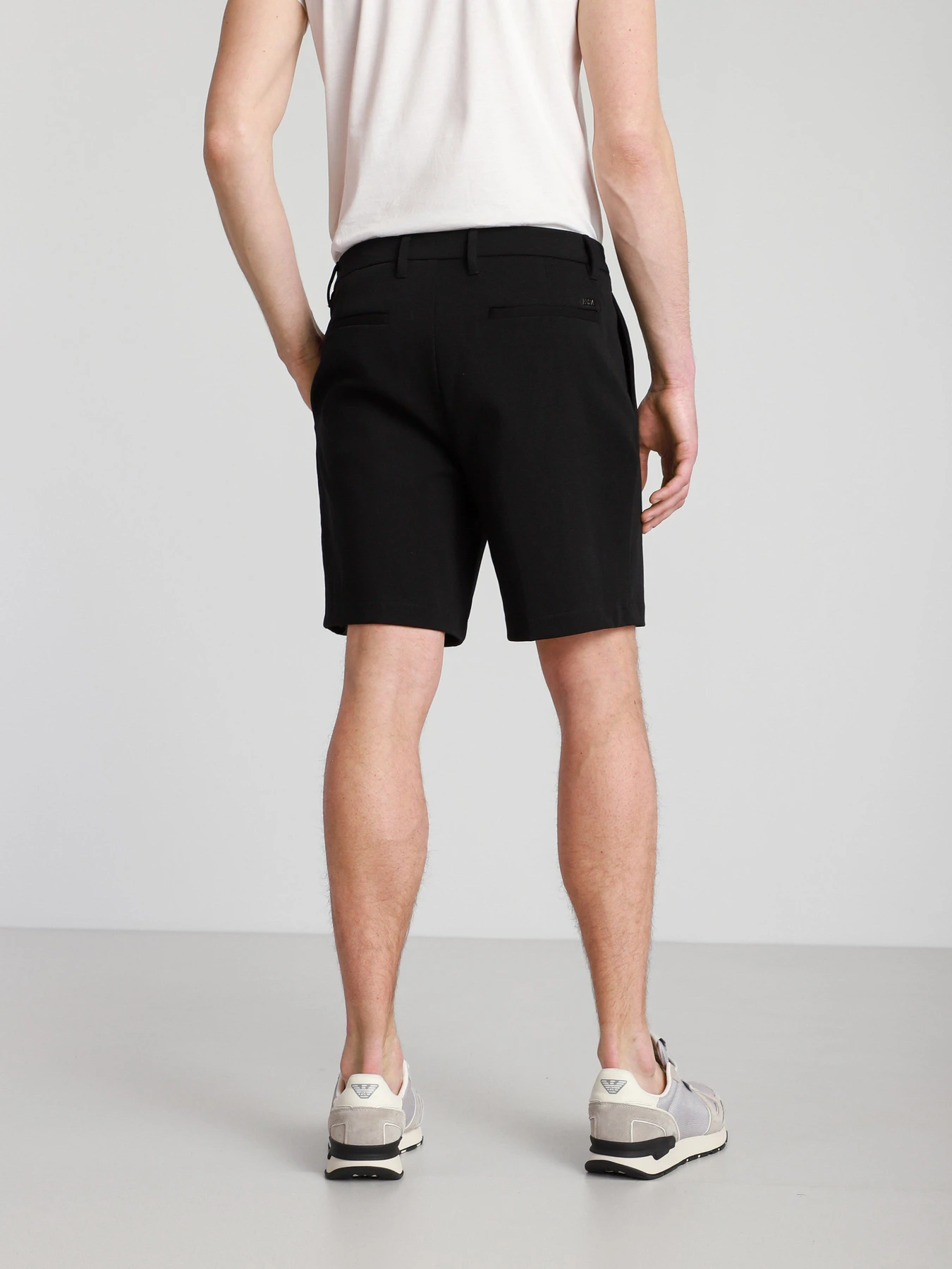 Шорты Emporio Armani модель 3K1PM4-1JYSZ-0999 Шорты Emporio Armani модель 3K1PM4-1JYSZ-0999 Фото