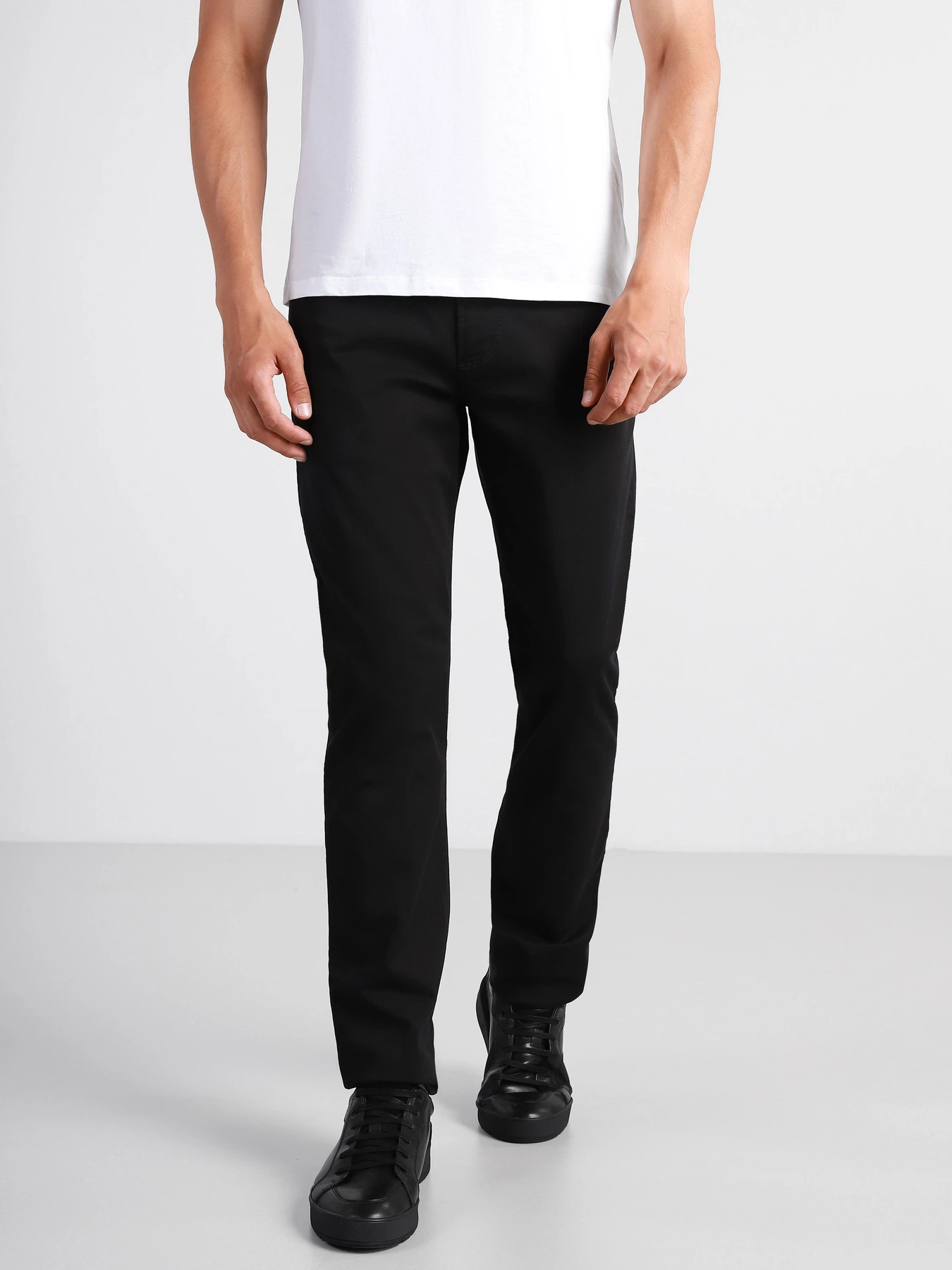 Джинсы Emporio Armani Slim модель 8N1J06-1GN0Z-0999 Фото