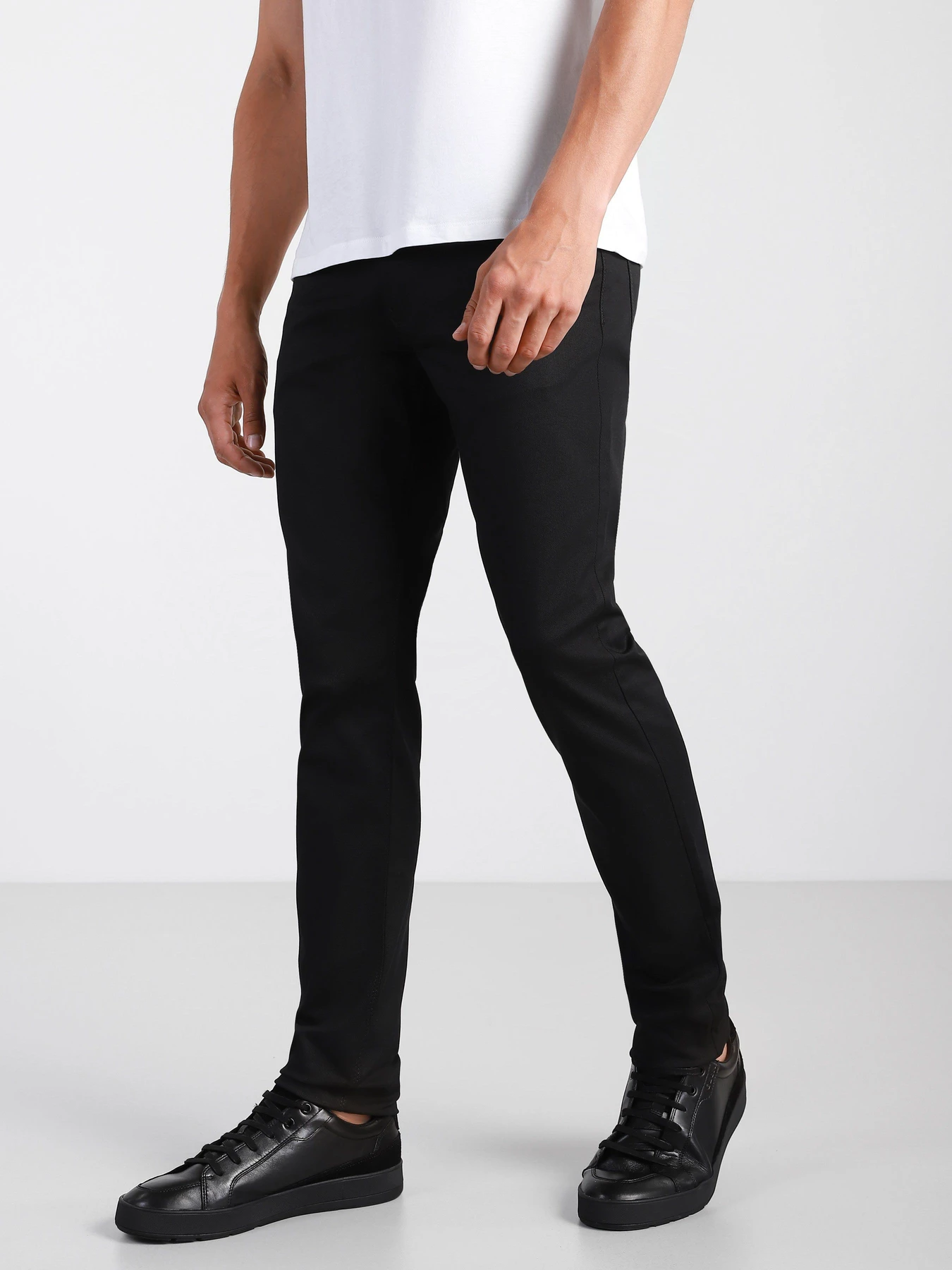 Джинсы Emporio Armani Slim модель 8N1J06-1NJ9Z-0999 Фото