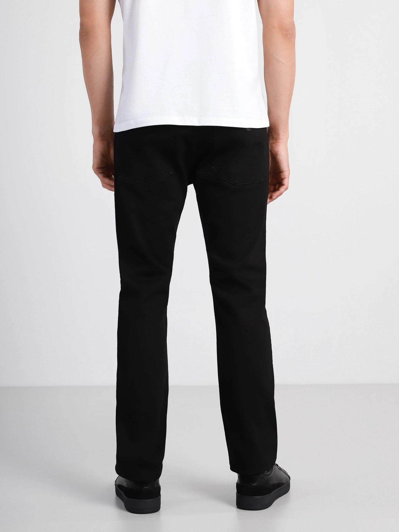 Джинсы Emporio Armani Slim модель 8N1J45-1G0IZ-0005 Джинсы Emporio Armani Slim модель 8N1J45-1G0IZ-0005 Фото