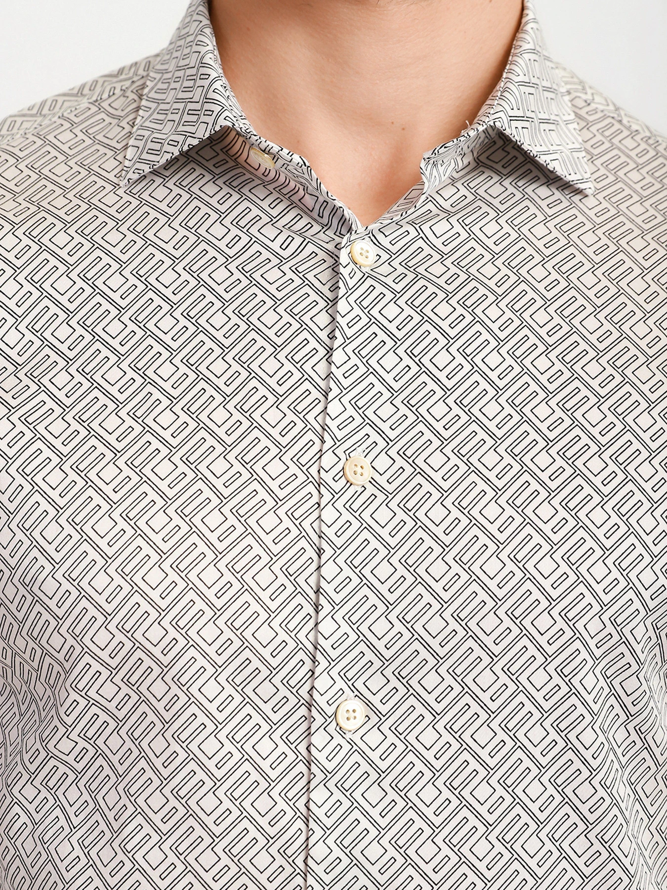 Рубашки Emporio Armani модель 6K1C65-1NPBZ-F129 Рубашки Emporio Armani модель 6K1C65-1NPBZ-F129 Фото