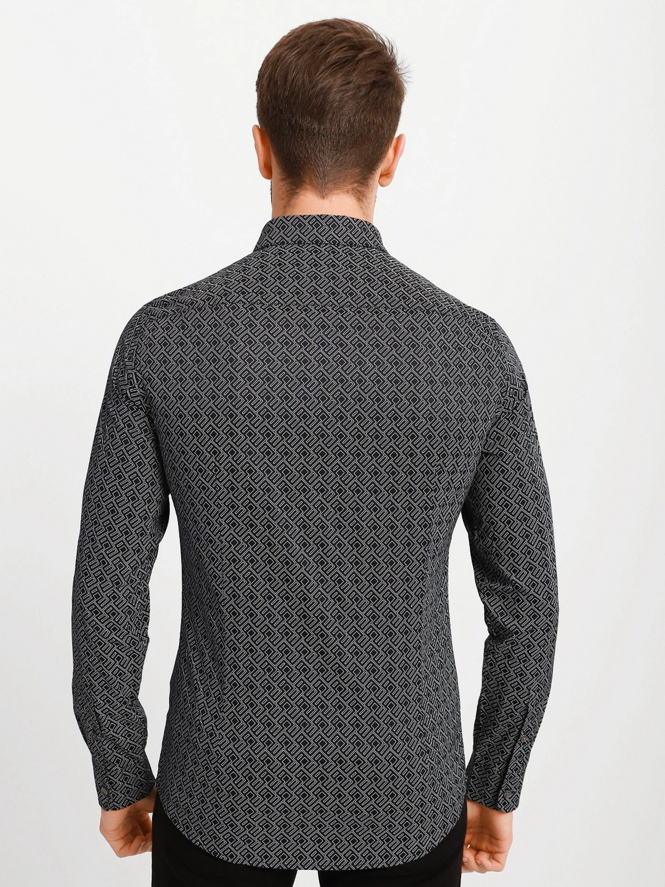 Рубашки Emporio Armani модель 6K1C65-1NPBZ-F968 Рубашки Emporio Armani модель 6K1C65-1NPBZ-F968 Фото