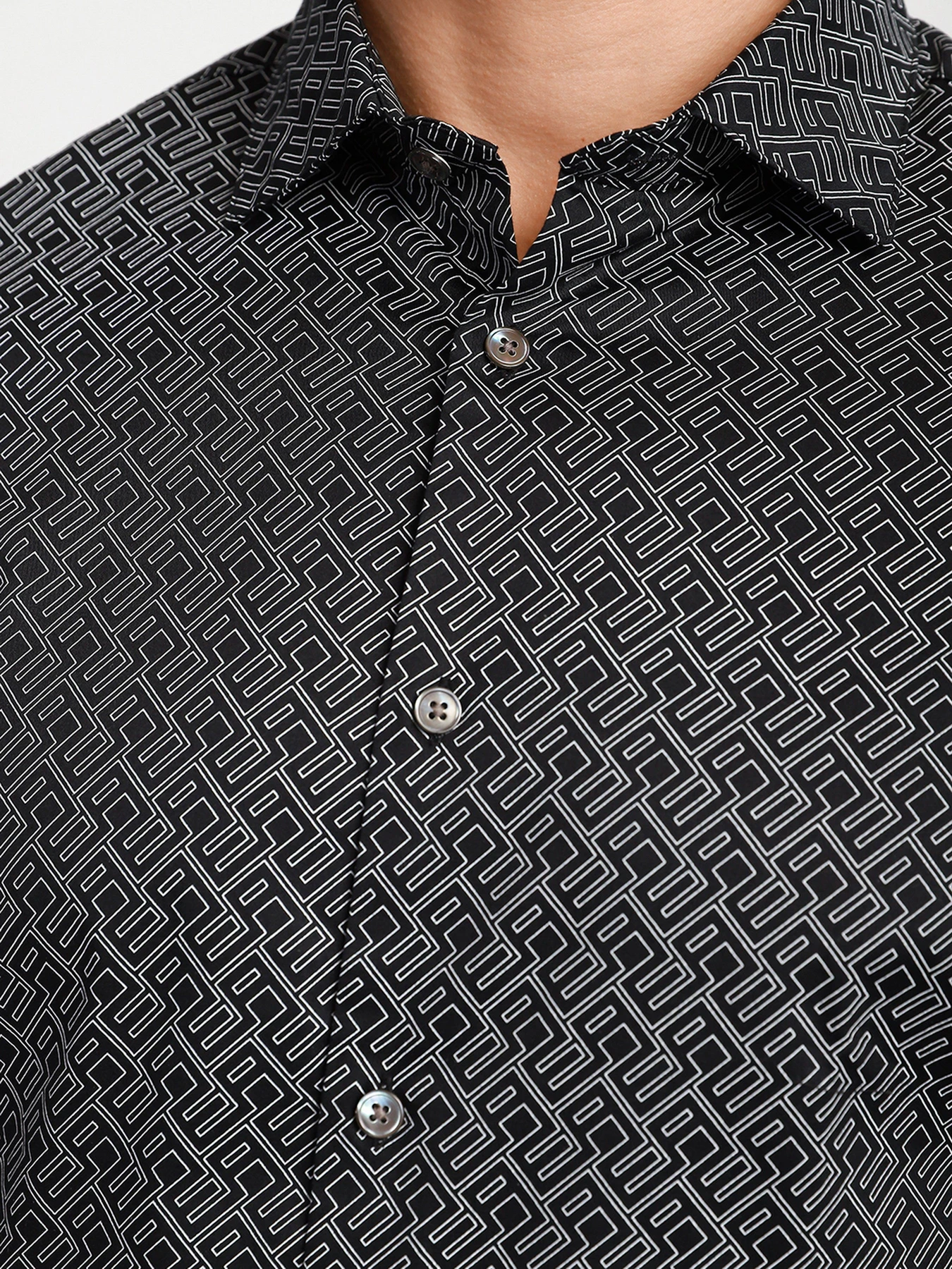 Рубашки Emporio Armani модель 6K1C65-1NPBZ-F968 Рубашки Emporio Armani модель 6K1C65-1NPBZ-F968 Фото