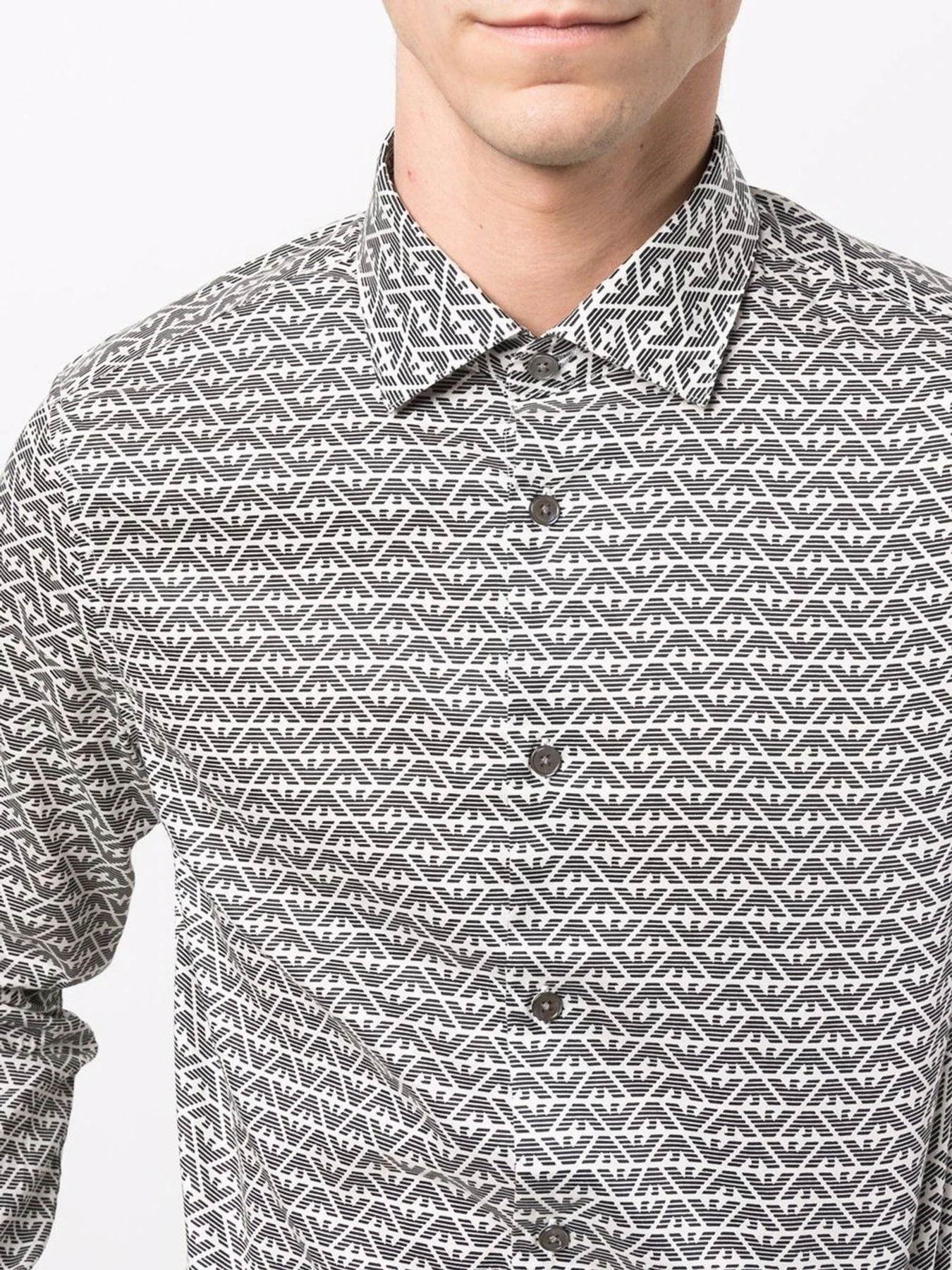 Рубашки Emporio Armani модель 6K1C65-1NZJZ-F122 Рубашки Emporio Armani модель 6K1C65-1NZJZ-F122 Фото