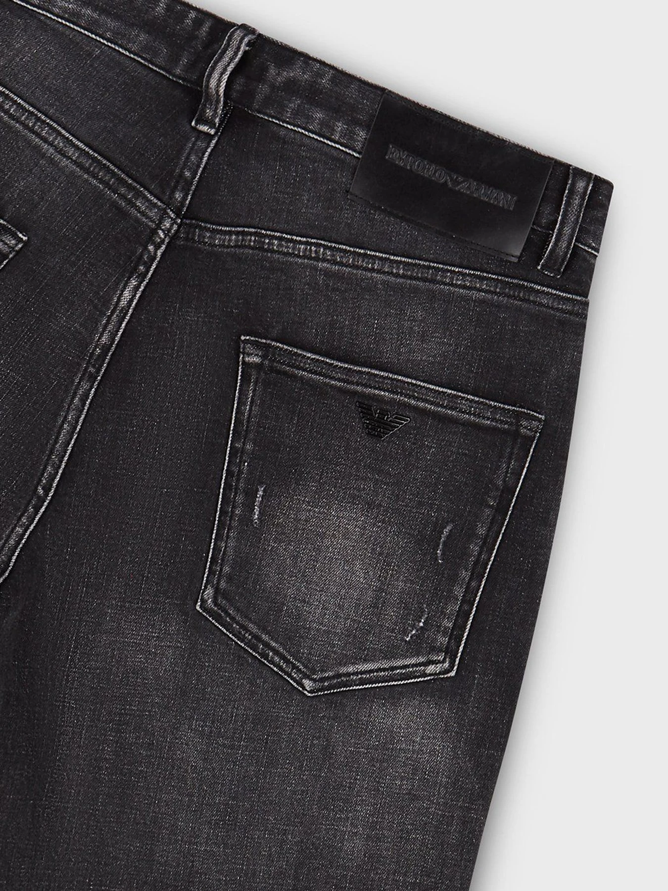 Джинси Emporio Armani модель 6K1J09-1DIYZ-0006 Джинси Emporio Armani модель 6K1J09-1DIYZ-0006 Фото