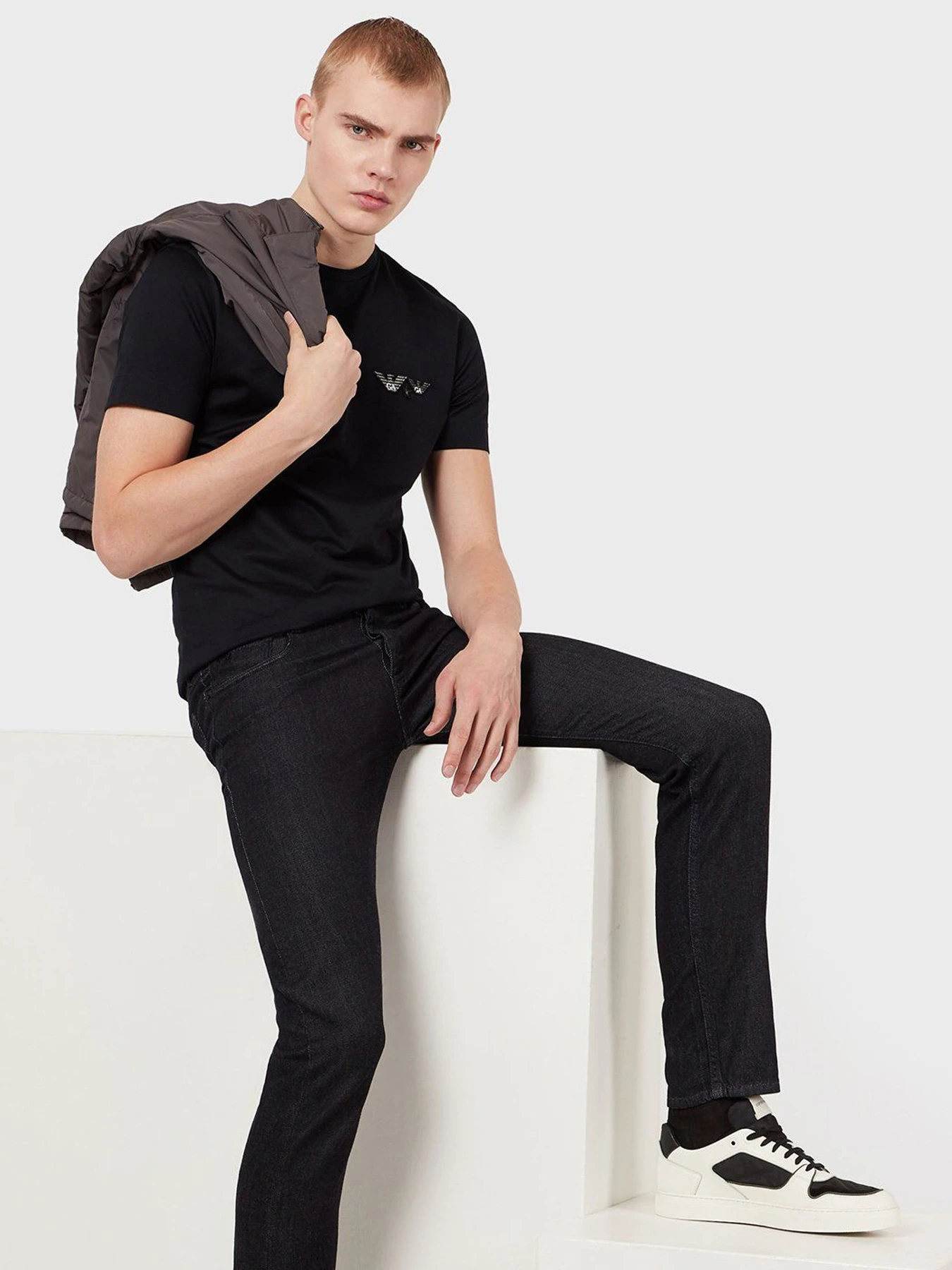 Джинси Emporio Armani Slim модель 6K1J75-1DLDZ-0941 Джинси Emporio Armani Slim модель 6K1J75-1DLDZ-0941 Фото