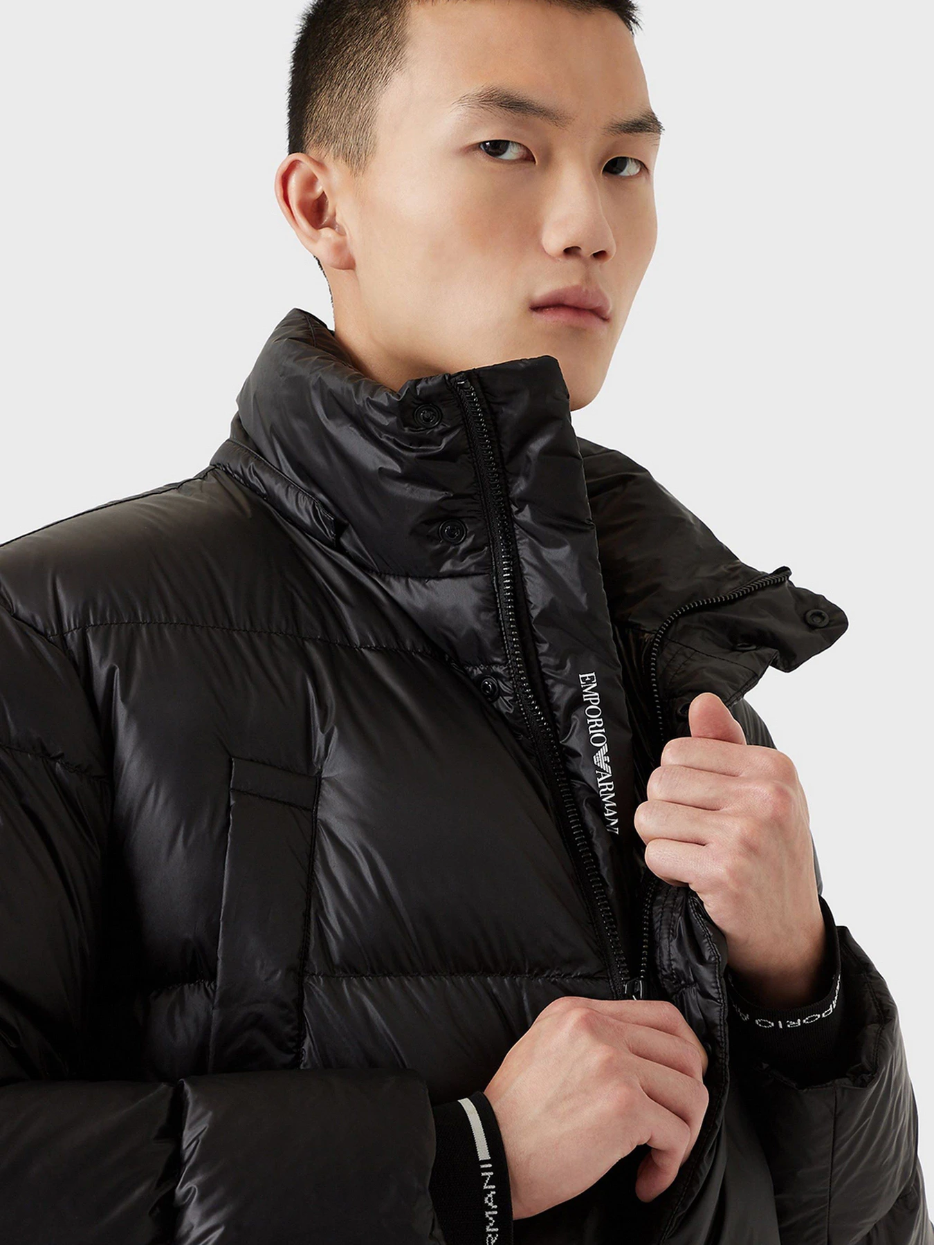 Куртки и дубленки Emporio Armani модель 6K1L78-1NYSZ-0999 Куртки и дубленки Emporio Armani модель 6K1L78-1NYSZ-0999 Фото