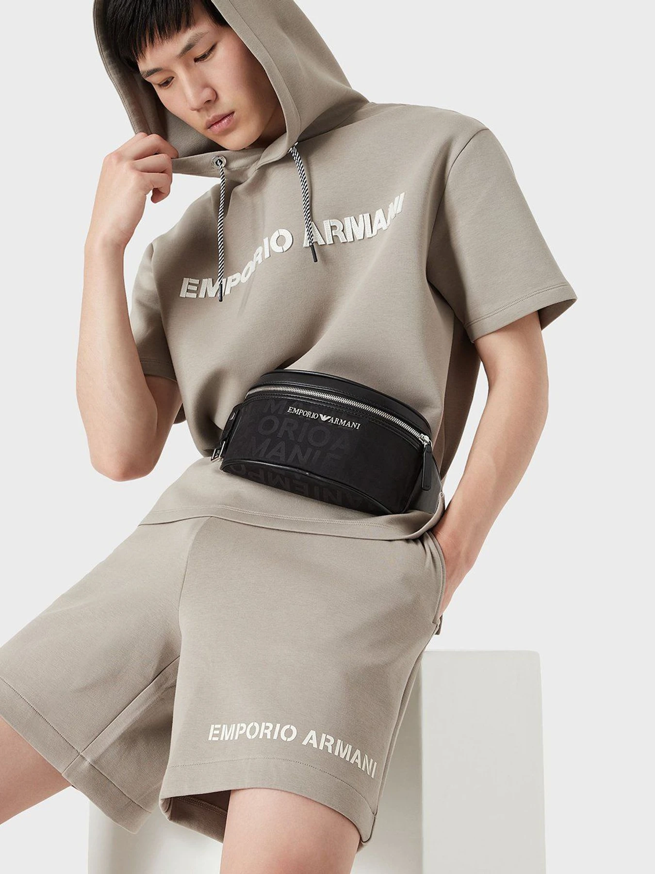 Худи и свитшоты Emporio Armani модель 6K1M63-1JHSZ-0185 Худи и свитшоты Emporio Armani модель 6K1M63-1JHSZ-0185 Фото