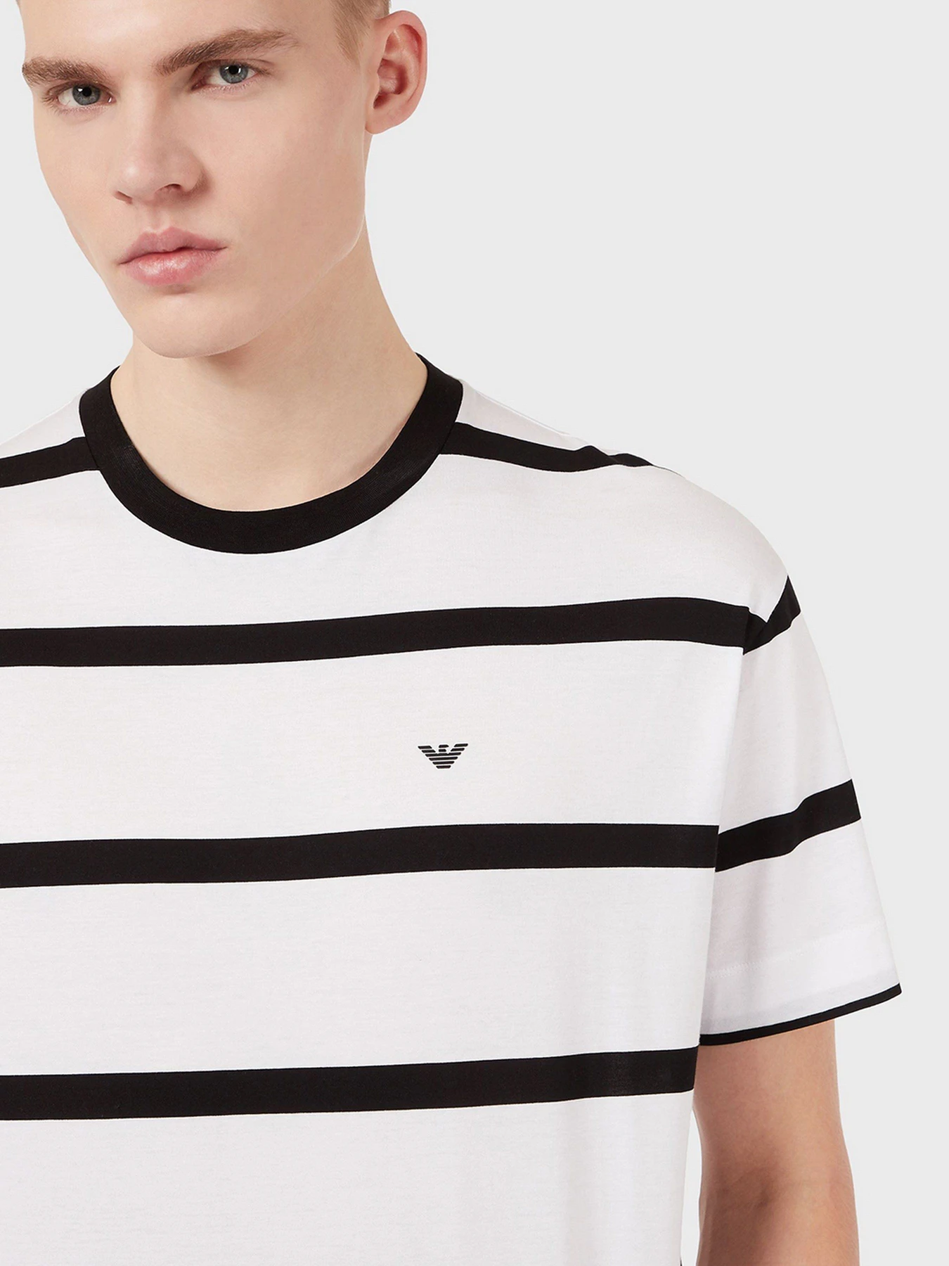 Футболки и поло Emporio Armani модель 6K1T68-1JRFZ-F113 Футболки и поло Emporio Armani модель 6K1T68-1JRFZ-F113 Фото