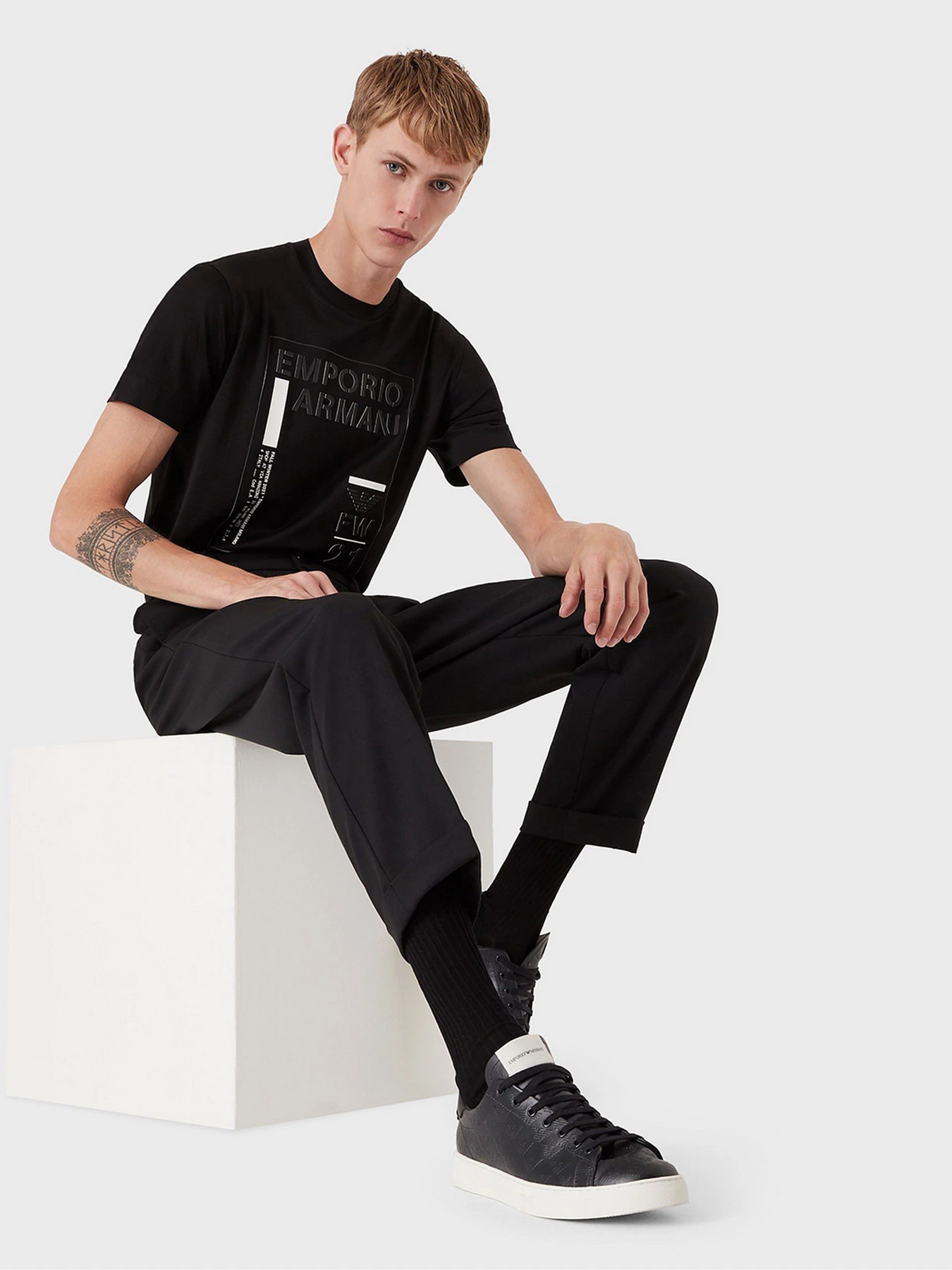 Футболки и поло Emporio Armani модель 6K1T94-1JUVZ-0999 Футболки и поло Emporio Armani модель 6K1T94-1JUVZ-0999 Фото