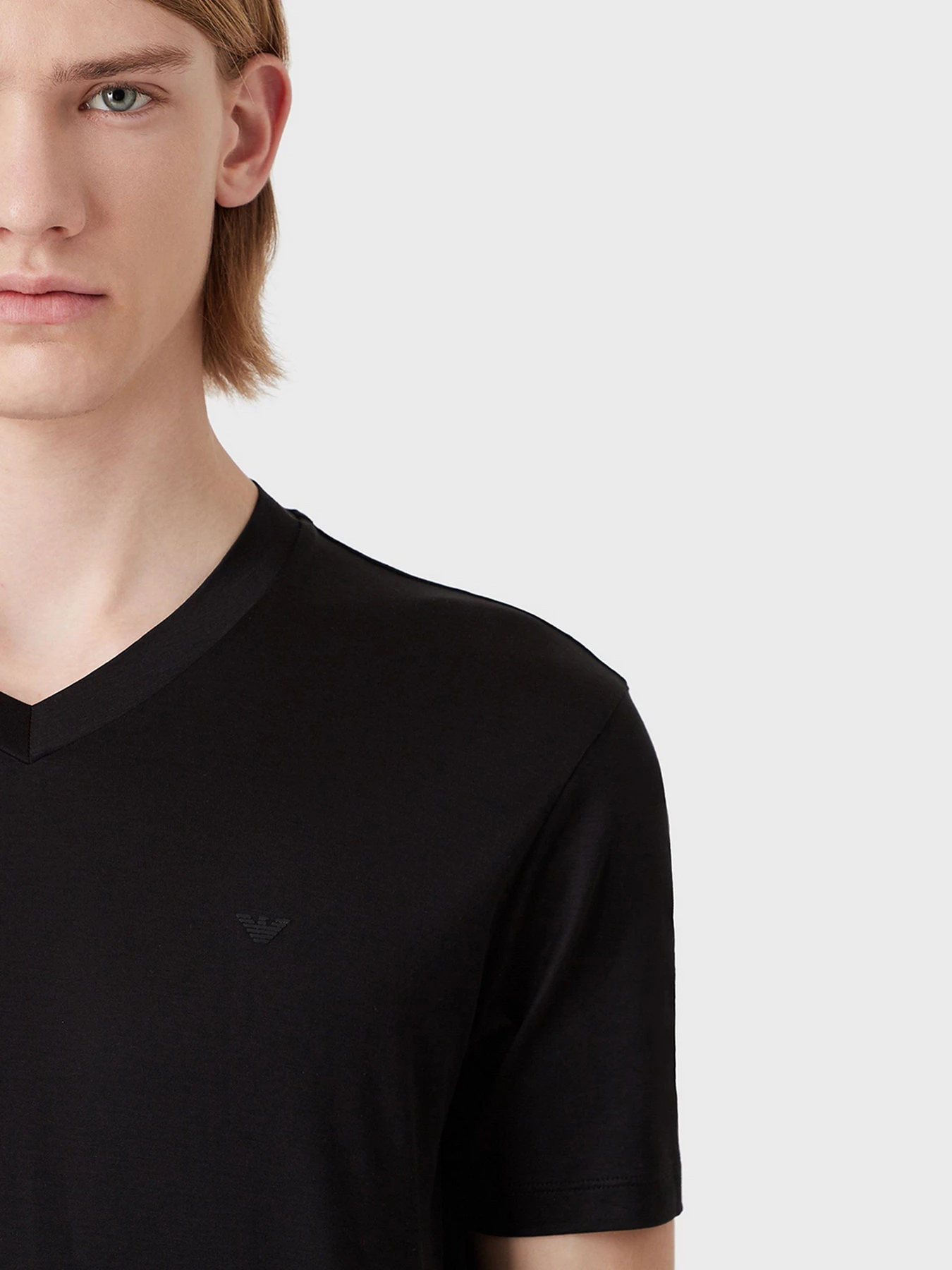 Футболки и поло Emporio Armani модель 6K1TS1-1JUVZ-0999 Футболки и поло Emporio Armani модель 6K1TS1-1JUVZ-0999 Фото