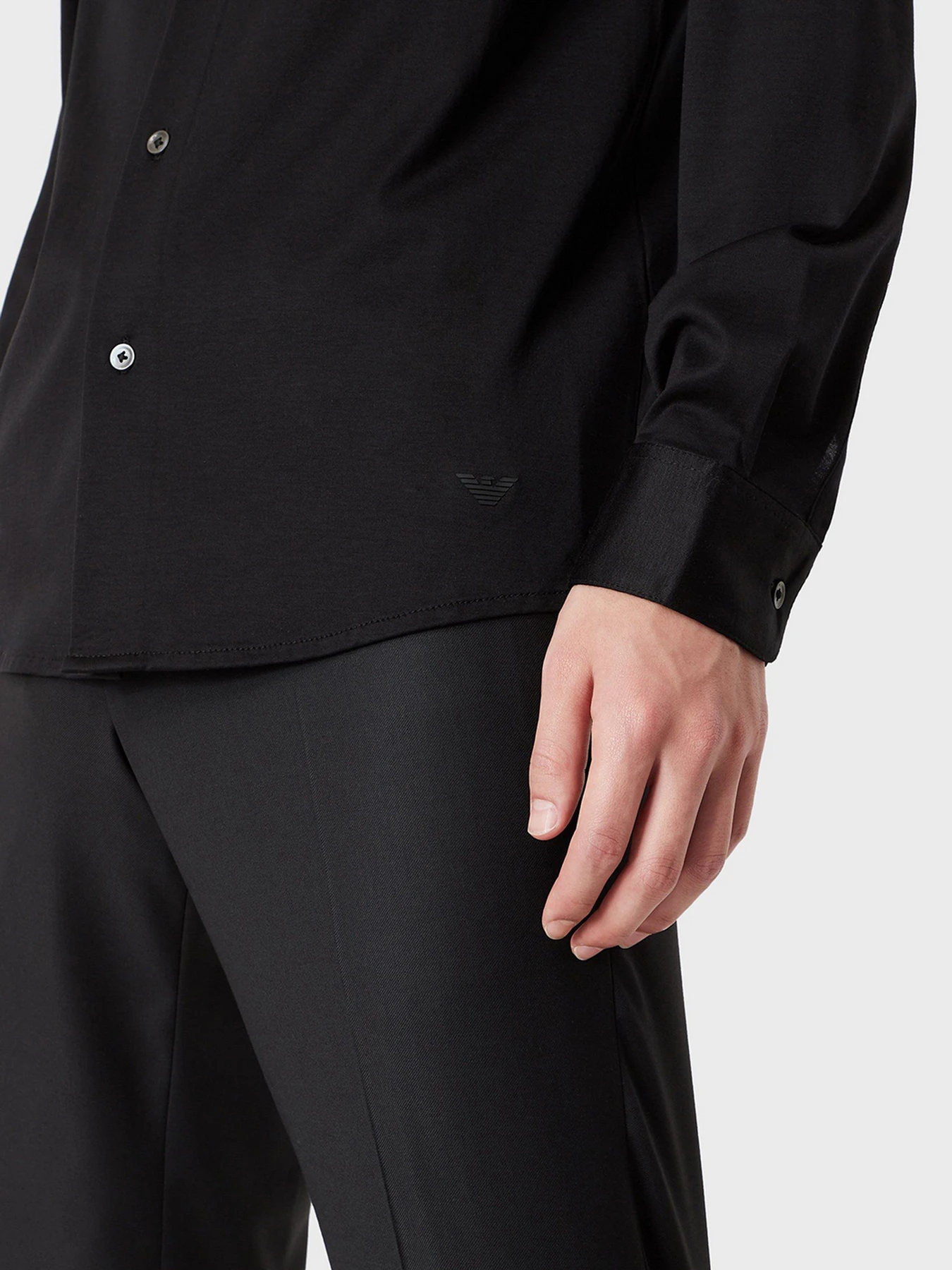 Рубашки Emporio Armani модель 8N1CG1-1JUVZ-0999 Рубашки Emporio Armani модель 8N1CG1-1JUVZ-0999 Фото