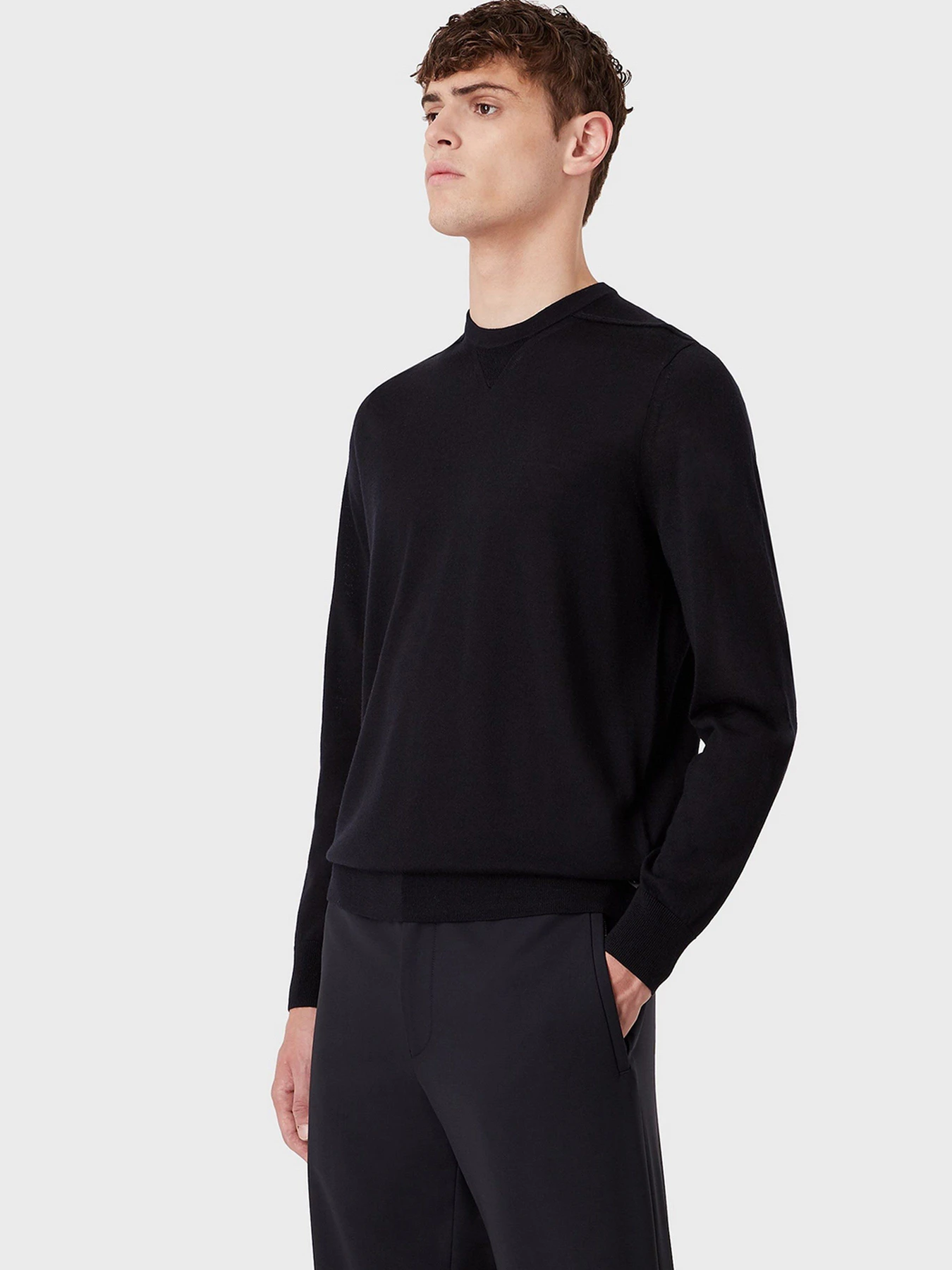 Свитры и кардиганы Emporio Armani модель 8N1MUV-1MJWZ-0920 Свитры и кардиганы Emporio Armani модель 8N1MUV-1MJWZ-0920 Фото