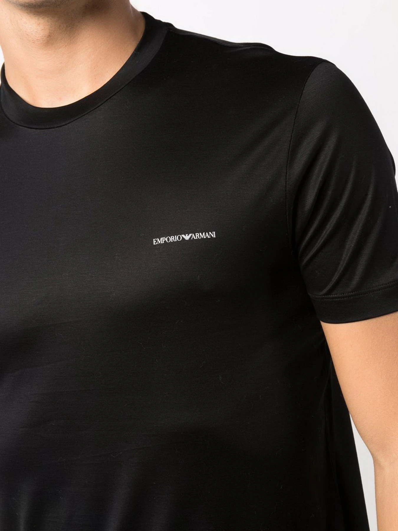Футболки и поло Emporio Armani модель 8N1TD8-1JUVZ-0999 Футболки и поло Emporio Armani модель 8N1TD8-1JUVZ-0999 Фото