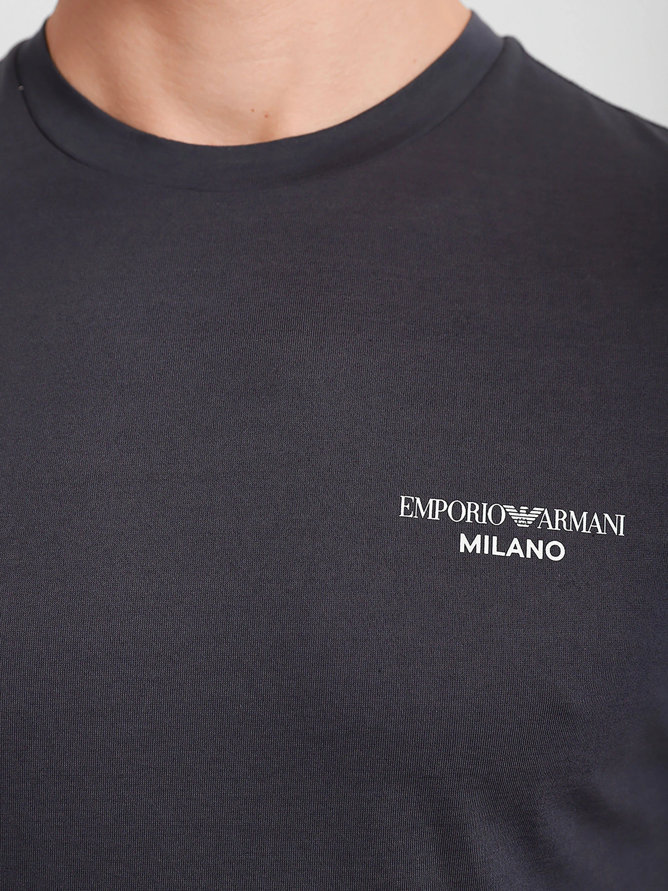 Футболки и поло Emporio Armani модель 6K1TB8-1JSAZ-0931 Футболки и поло Emporio Armani модель 6K1TB8-1JSAZ-0931 Фото